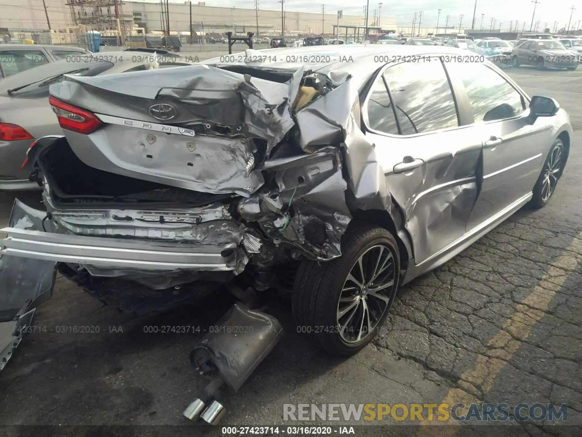 4 Photograph of a damaged car 4T1B11HK4KU689016 TOYOTA CAMRY 2019