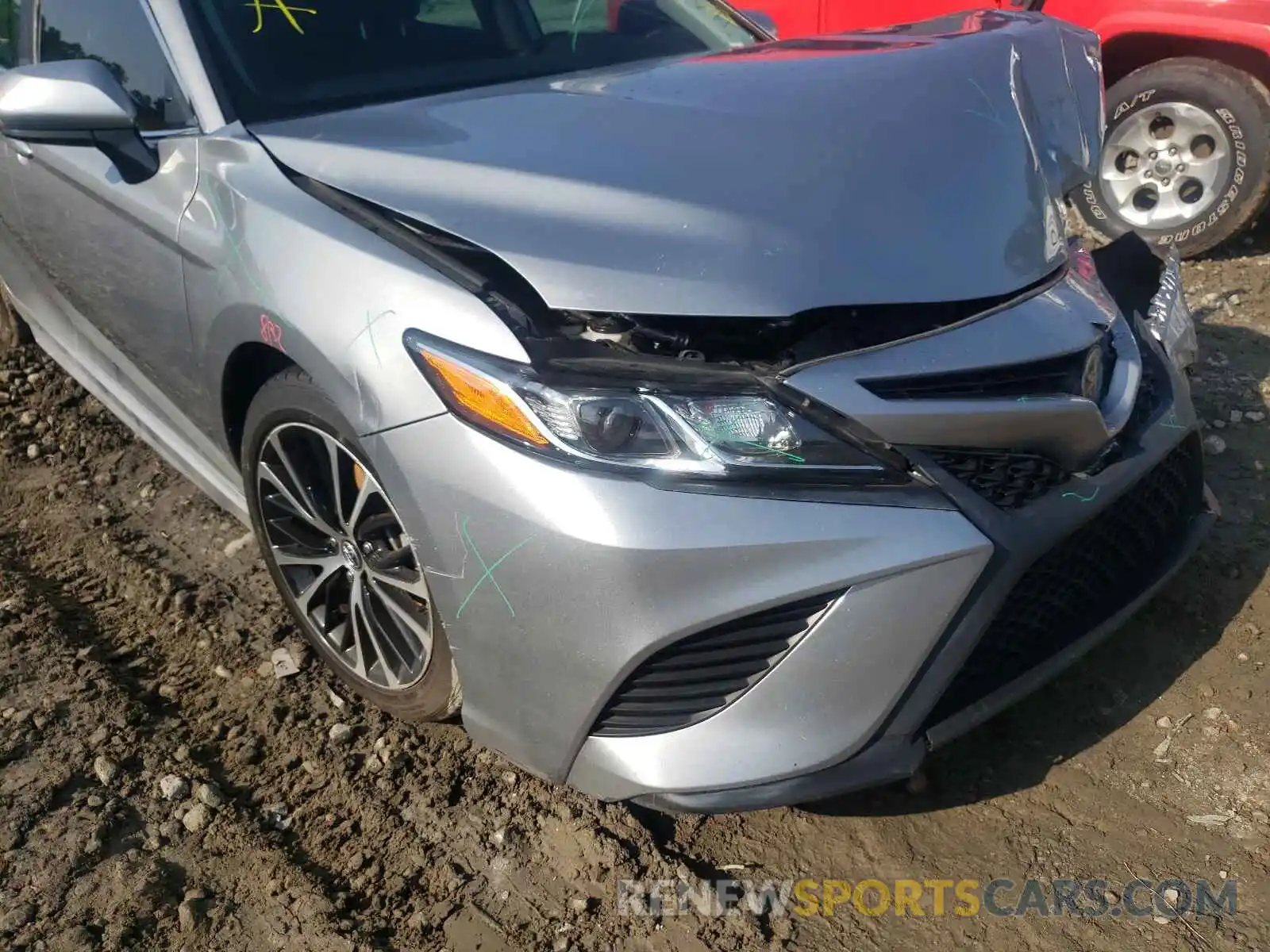 9 Photograph of a damaged car 4T1B11HK4KU689601 TOYOTA CAMRY 2019