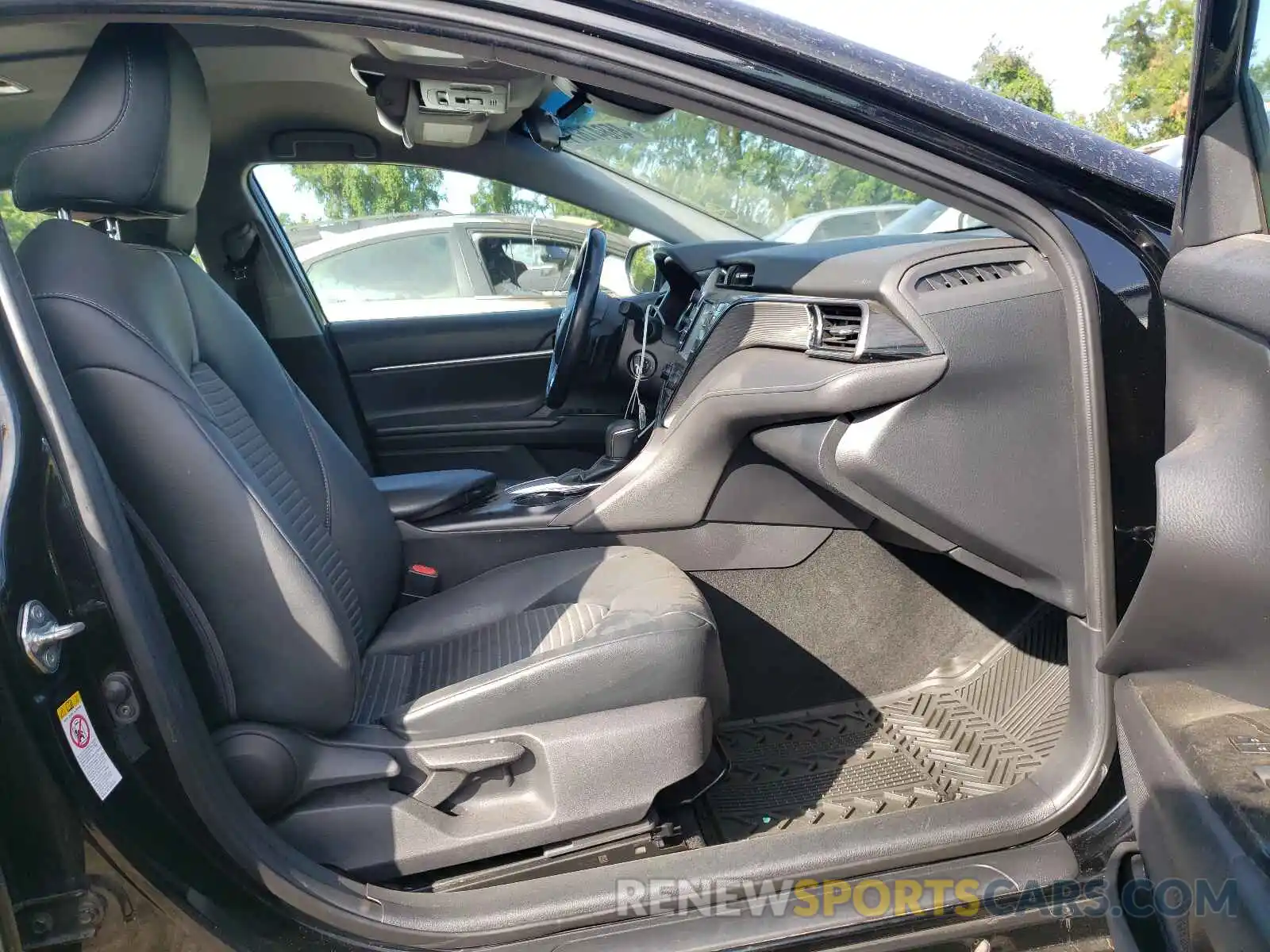 5 Photograph of a damaged car 4T1B11HK4KU690683 TOYOTA CAMRY 2019