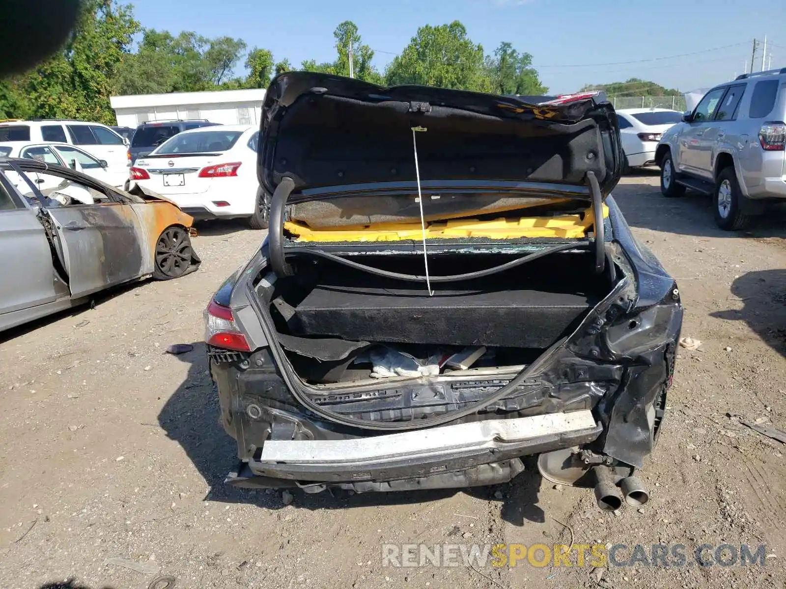 9 Photograph of a damaged car 4T1B11HK4KU690683 TOYOTA CAMRY 2019
