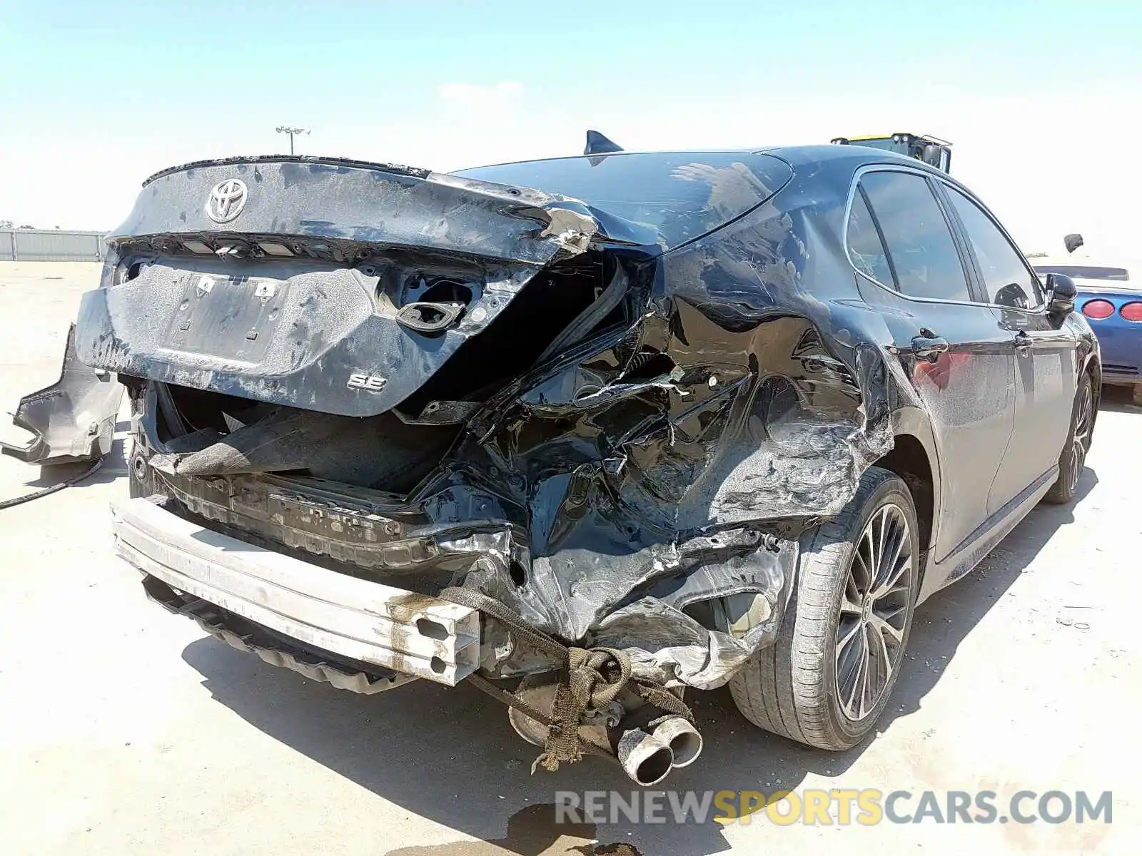 4 Photograph of a damaged car 4T1B11HK4KU691607 TOYOTA CAMRY 2019