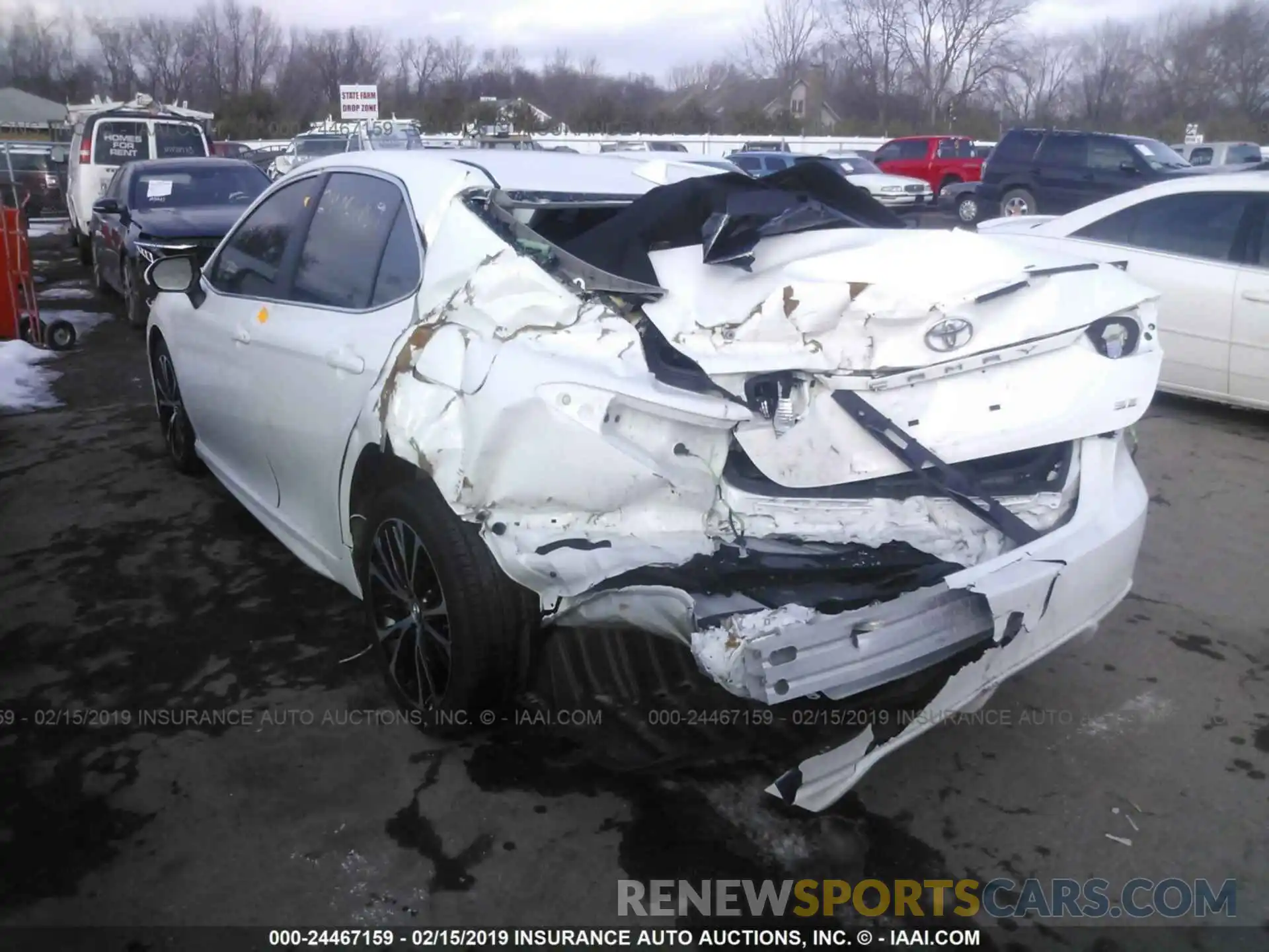 3 Photograph of a damaged car 4T1B11HK4KU691977 TOYOTA CAMRY 2019