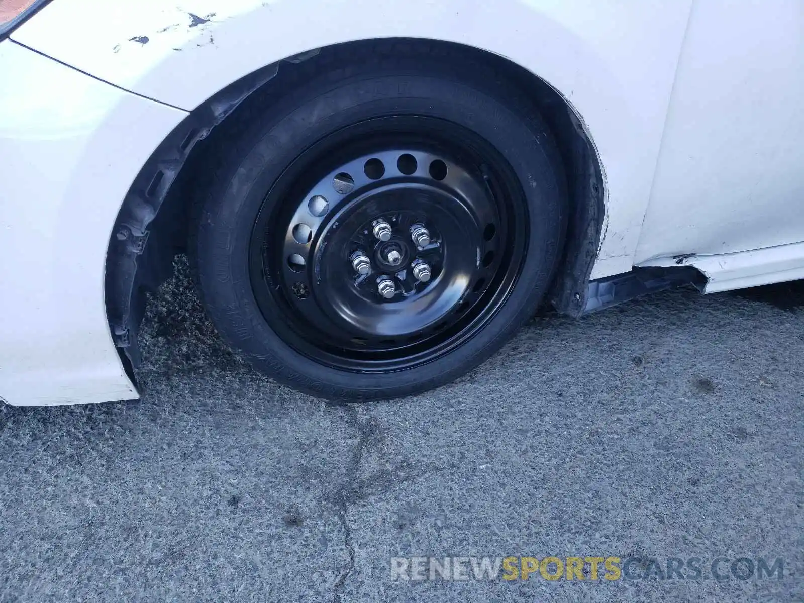 9 Photograph of a damaged car 4T1B11HK4KU692479 TOYOTA CAMRY 2019