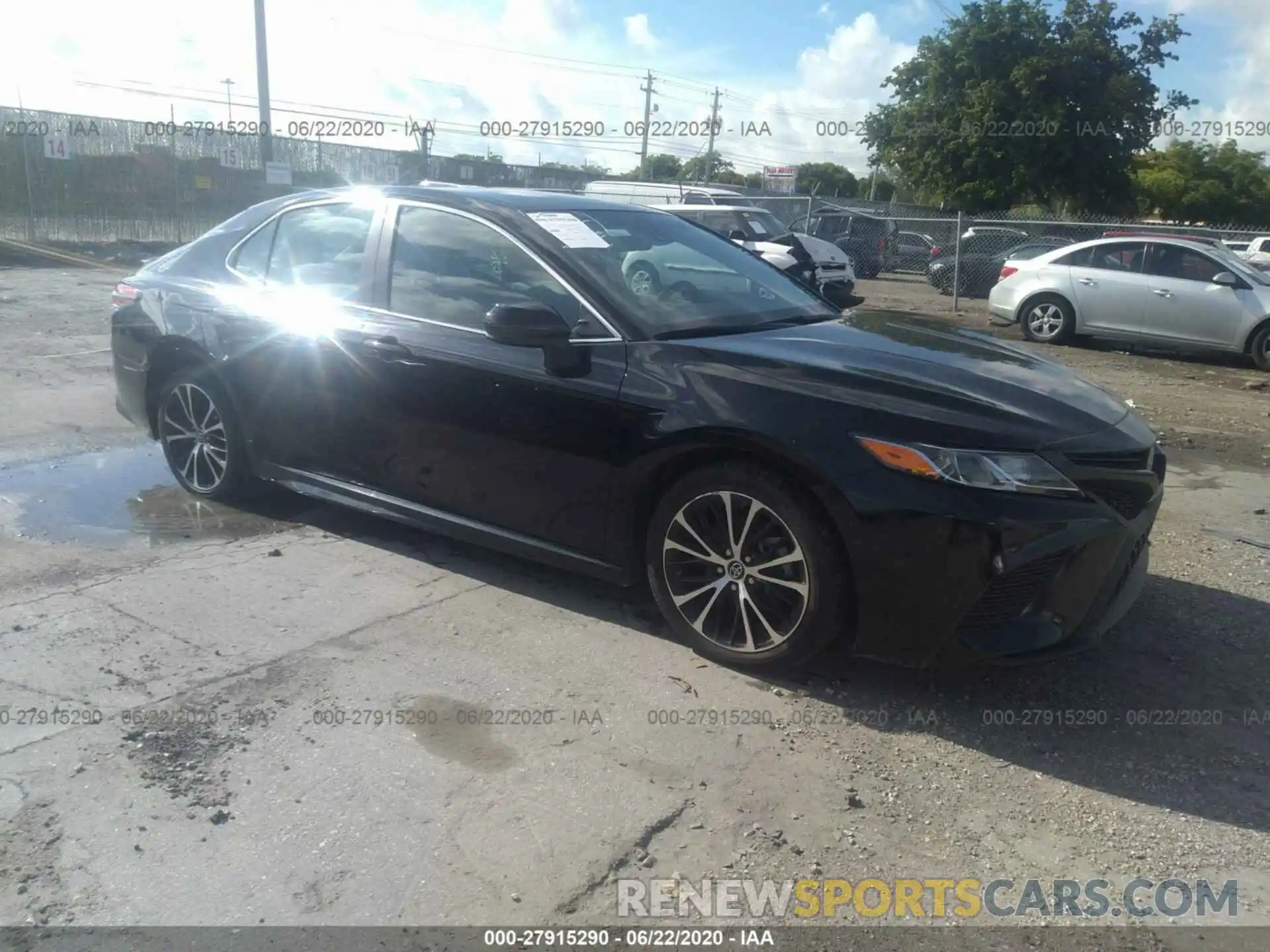 1 Photograph of a damaged car 4T1B11HK4KU692739 TOYOTA CAMRY 2019