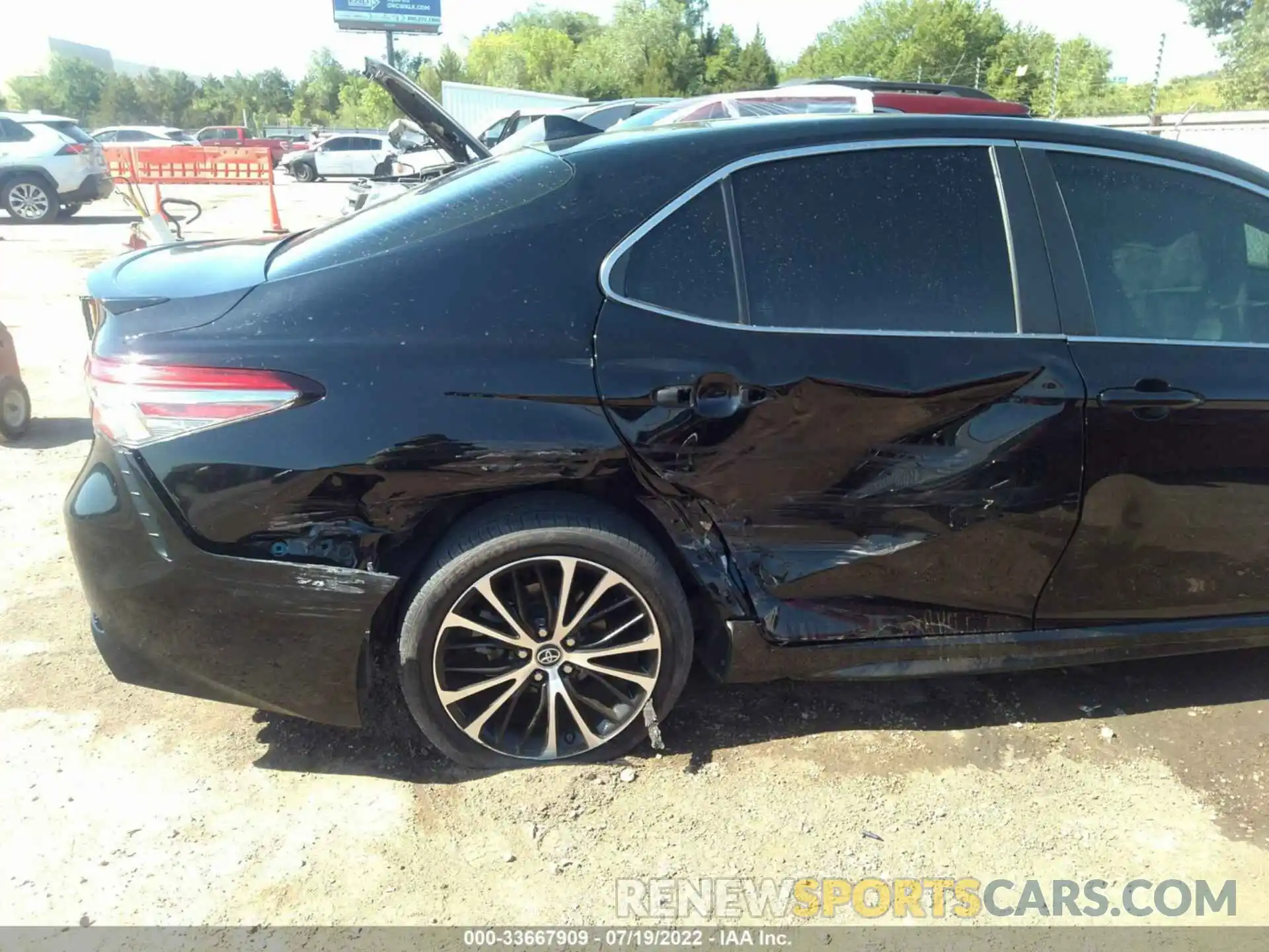 6 Photograph of a damaged car 4T1B11HK4KU693017 TOYOTA CAMRY 2019