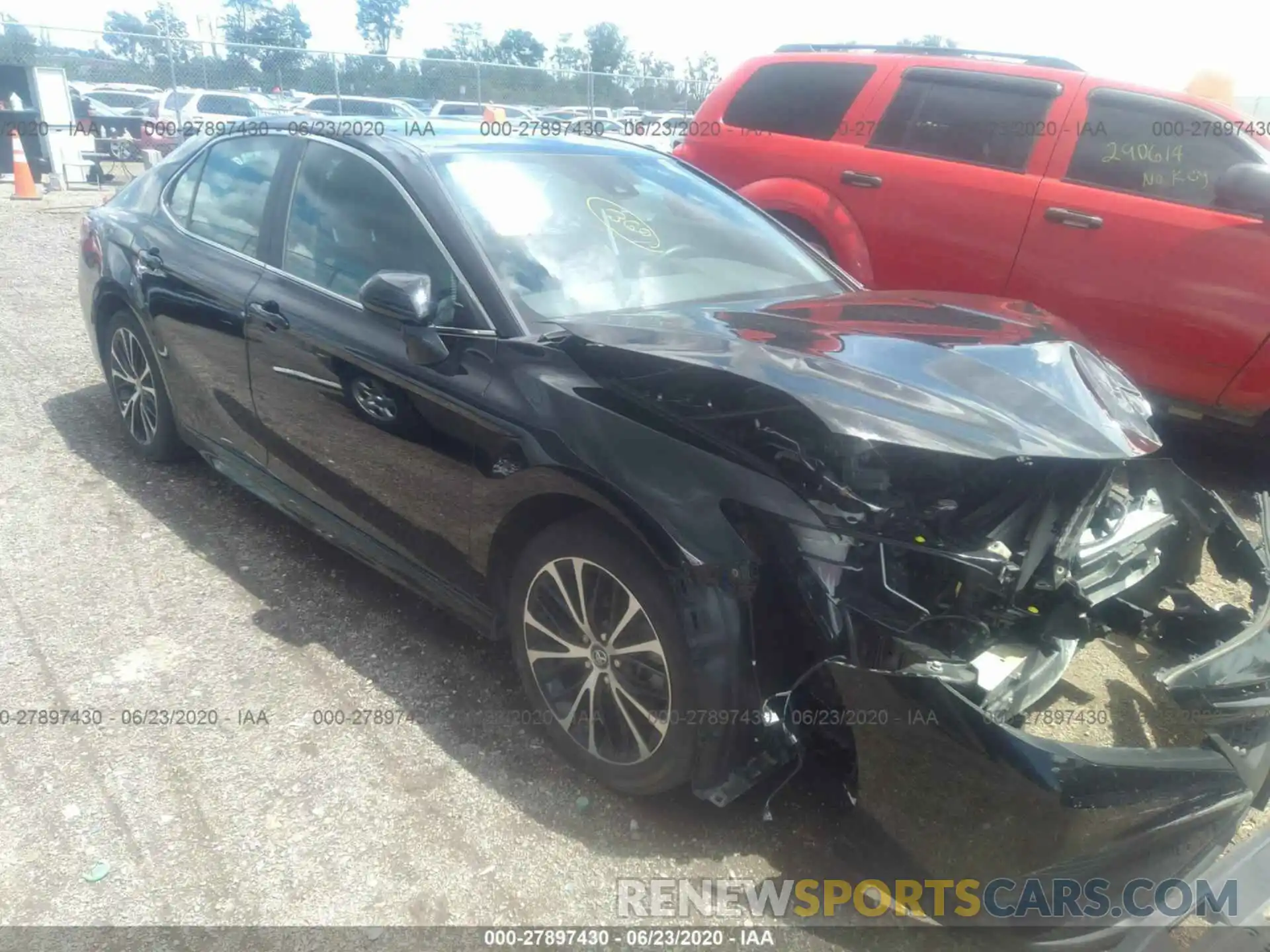 1 Photograph of a damaged car 4T1B11HK4KU696354 TOYOTA CAMRY 2019