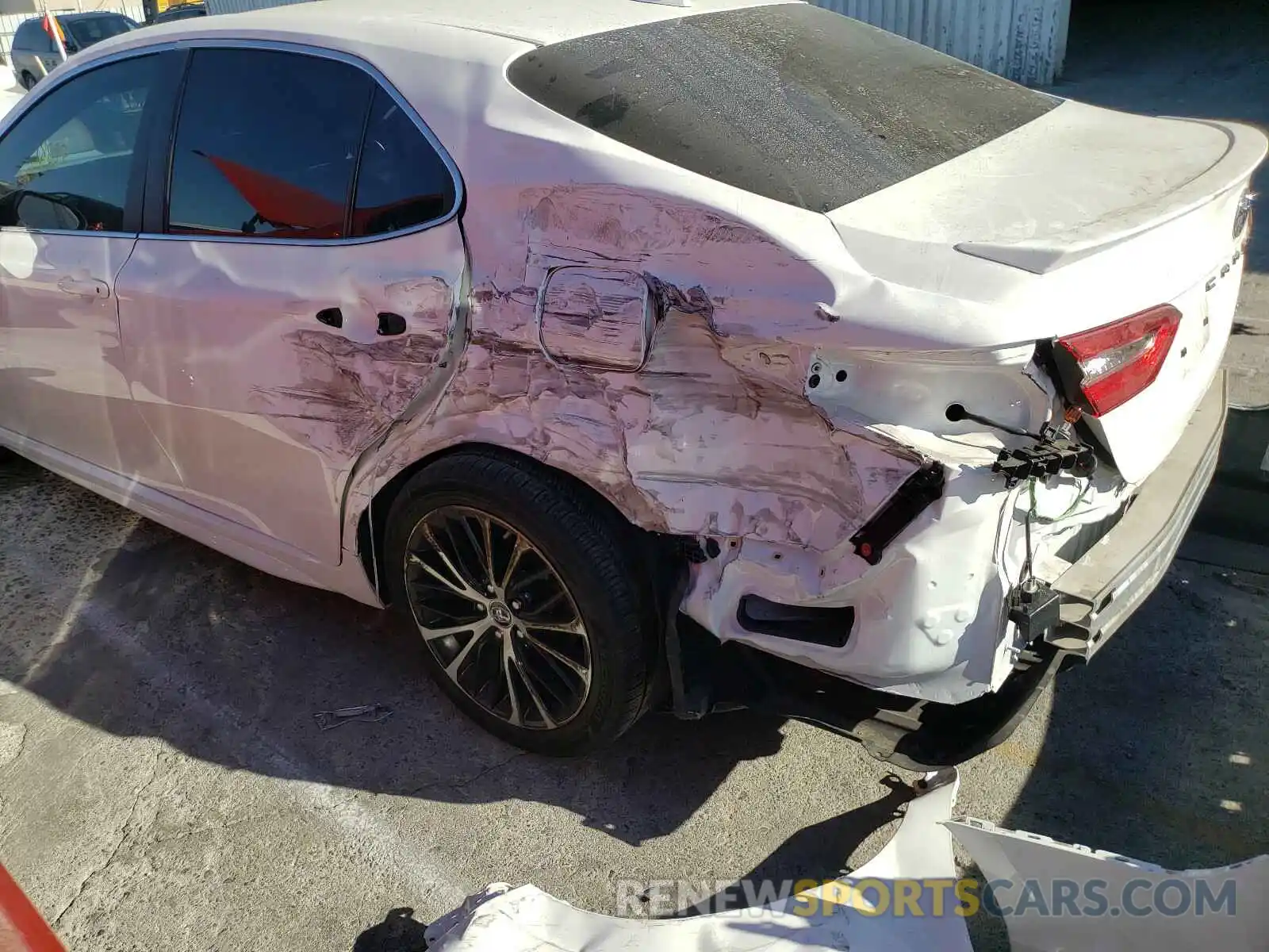 9 Photograph of a damaged car 4T1B11HK4KU697343 TOYOTA CAMRY 2019