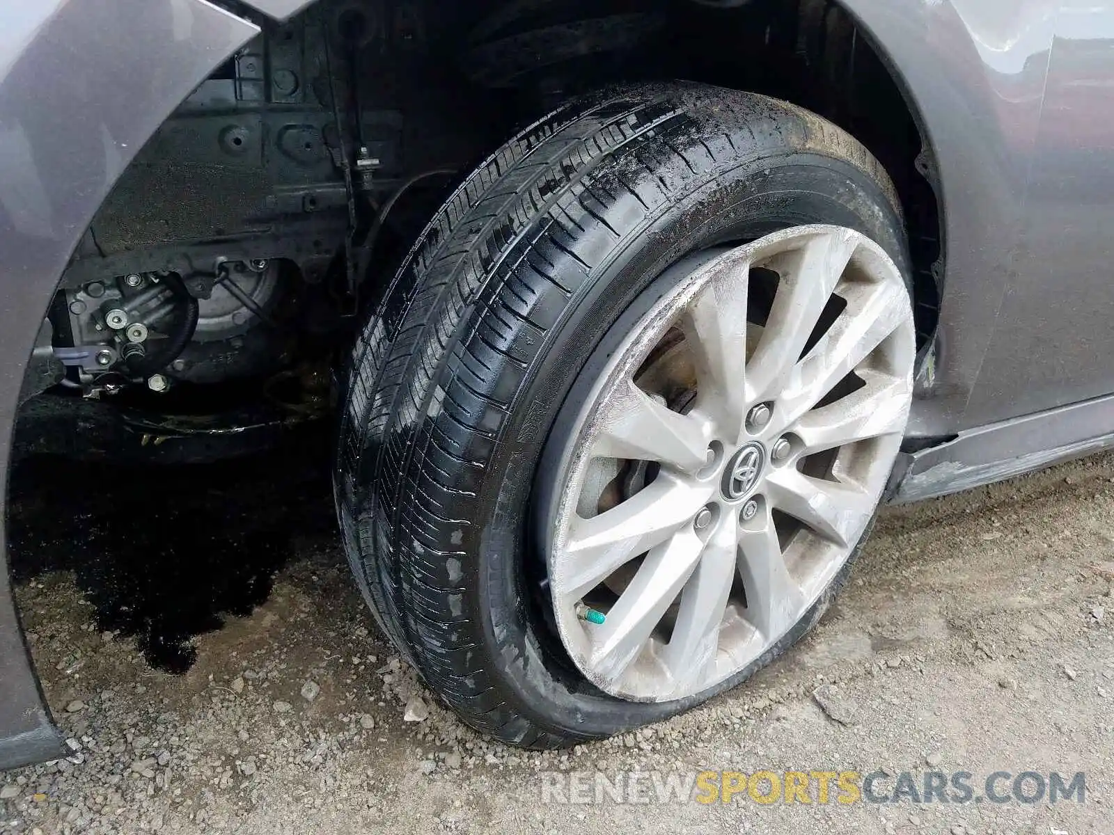 9 Photograph of a damaged car 4T1B11HK4KU697391 TOYOTA CAMRY 2019