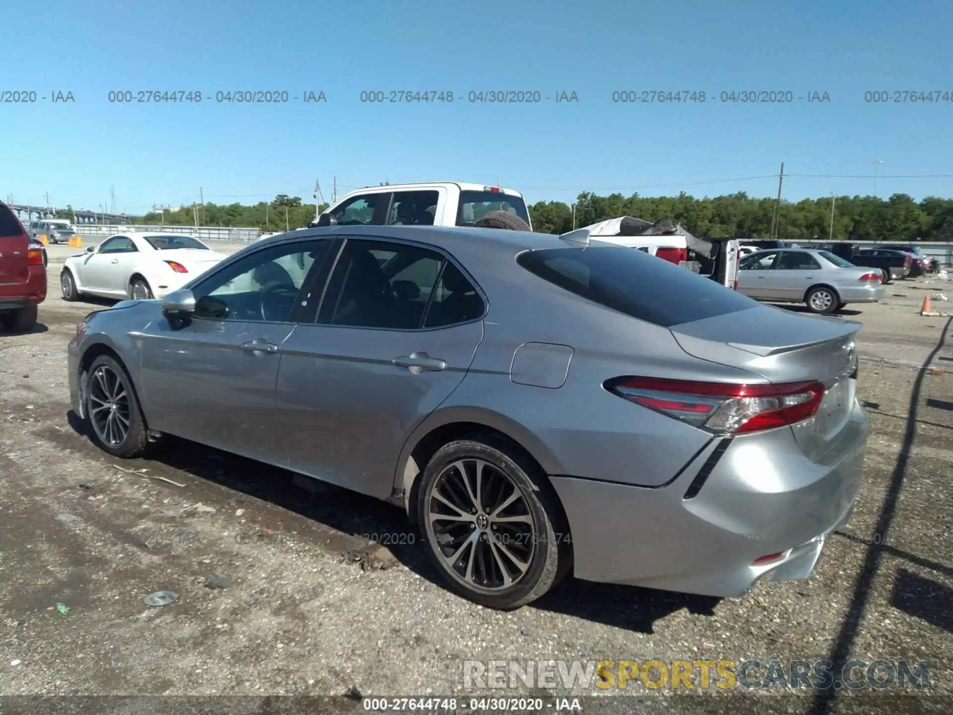 3 Photograph of a damaged car 4T1B11HK4KU698394 TOYOTA CAMRY 2019