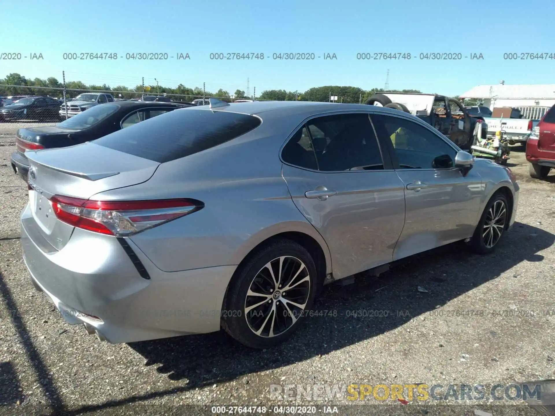 4 Photograph of a damaged car 4T1B11HK4KU698394 TOYOTA CAMRY 2019