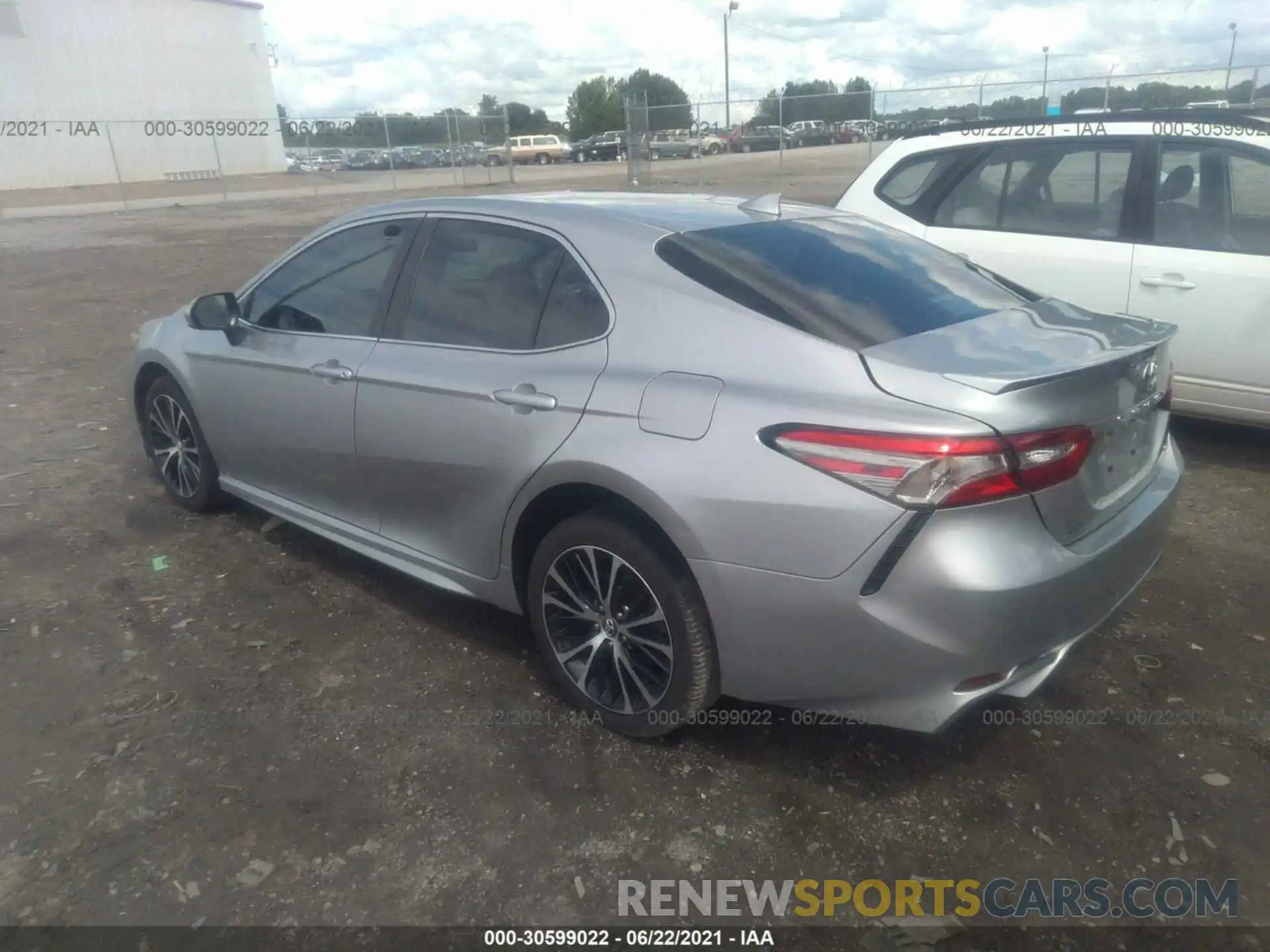 3 Photograph of a damaged car 4T1B11HK4KU700371 TOYOTA CAMRY 2019