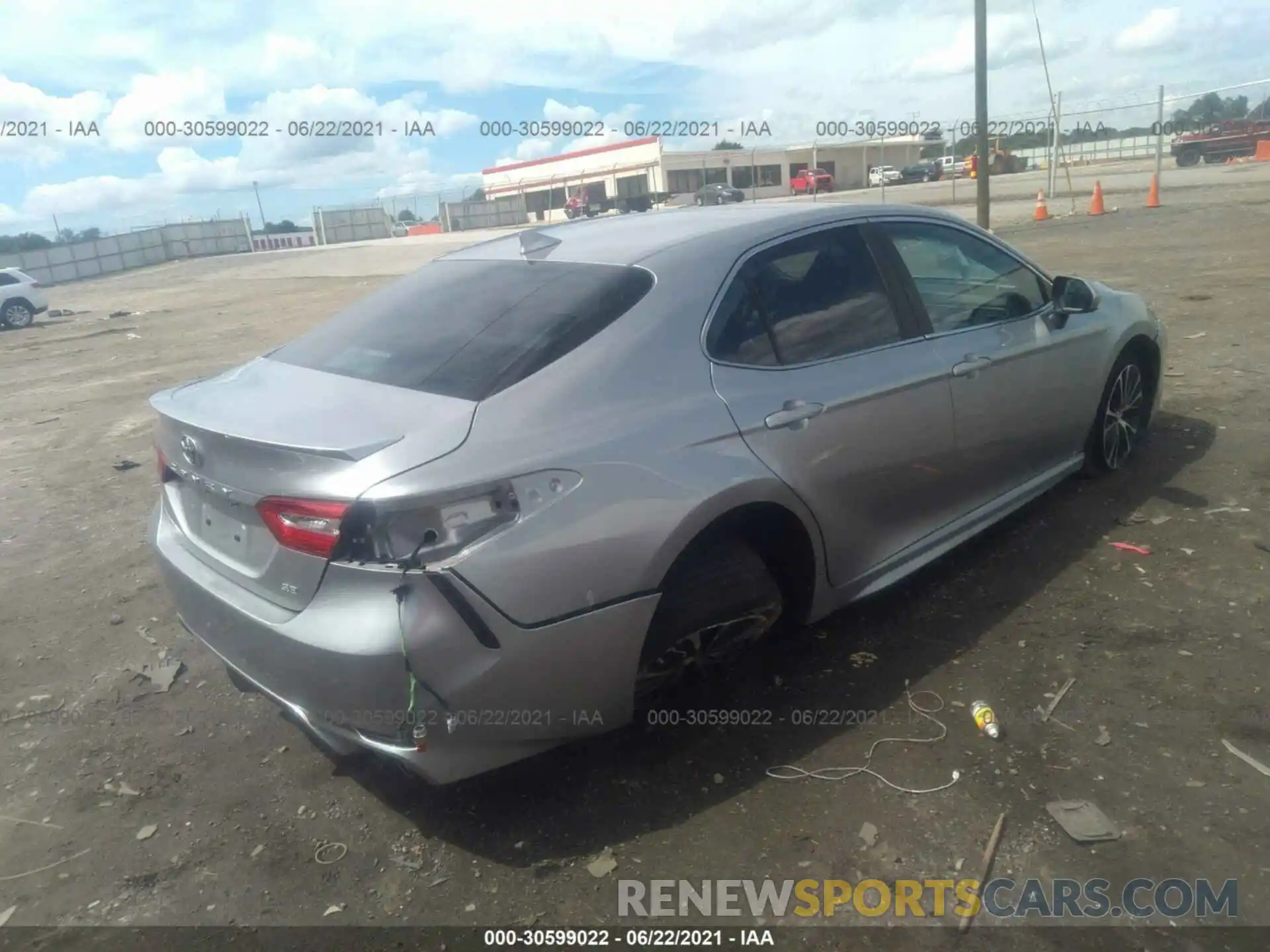 4 Photograph of a damaged car 4T1B11HK4KU700371 TOYOTA CAMRY 2019