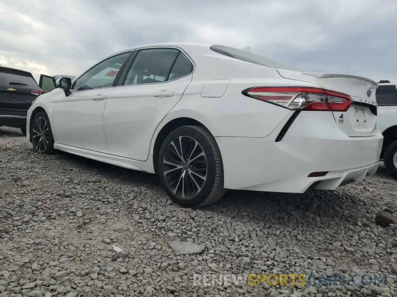 2 Photograph of a damaged car 4T1B11HK4KU705750 TOYOTA CAMRY 2019