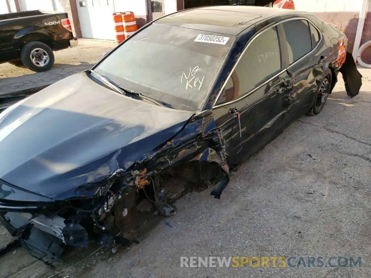 9 Photograph of a damaged car 4T1B11HK4KU708986 TOYOTA CAMRY 2019