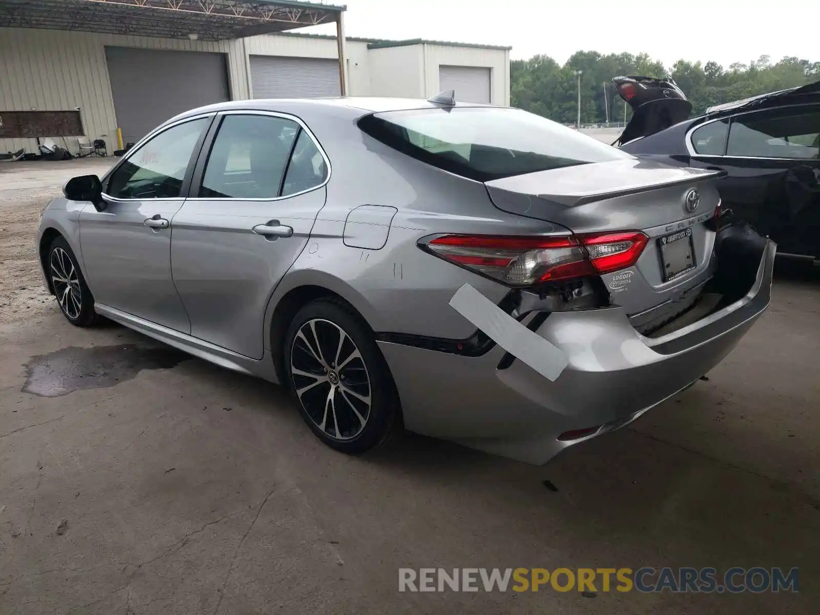 3 Photograph of a damaged car 4T1B11HK4KU710981 TOYOTA CAMRY 2019