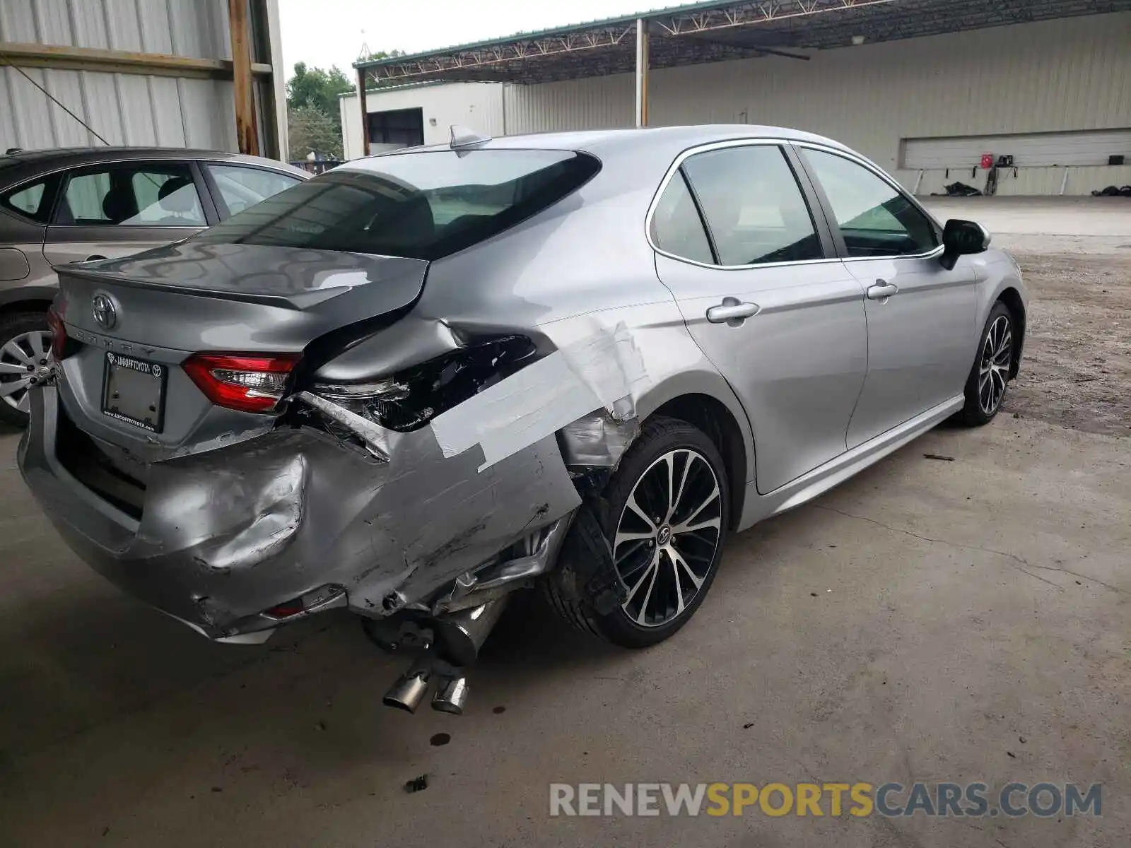 4 Photograph of a damaged car 4T1B11HK4KU710981 TOYOTA CAMRY 2019