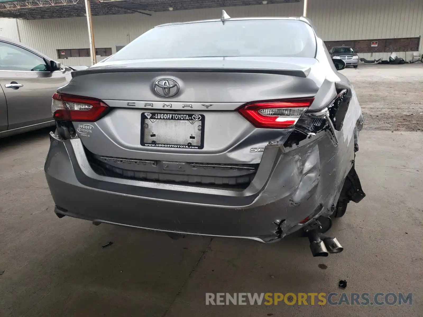 9 Photograph of a damaged car 4T1B11HK4KU710981 TOYOTA CAMRY 2019