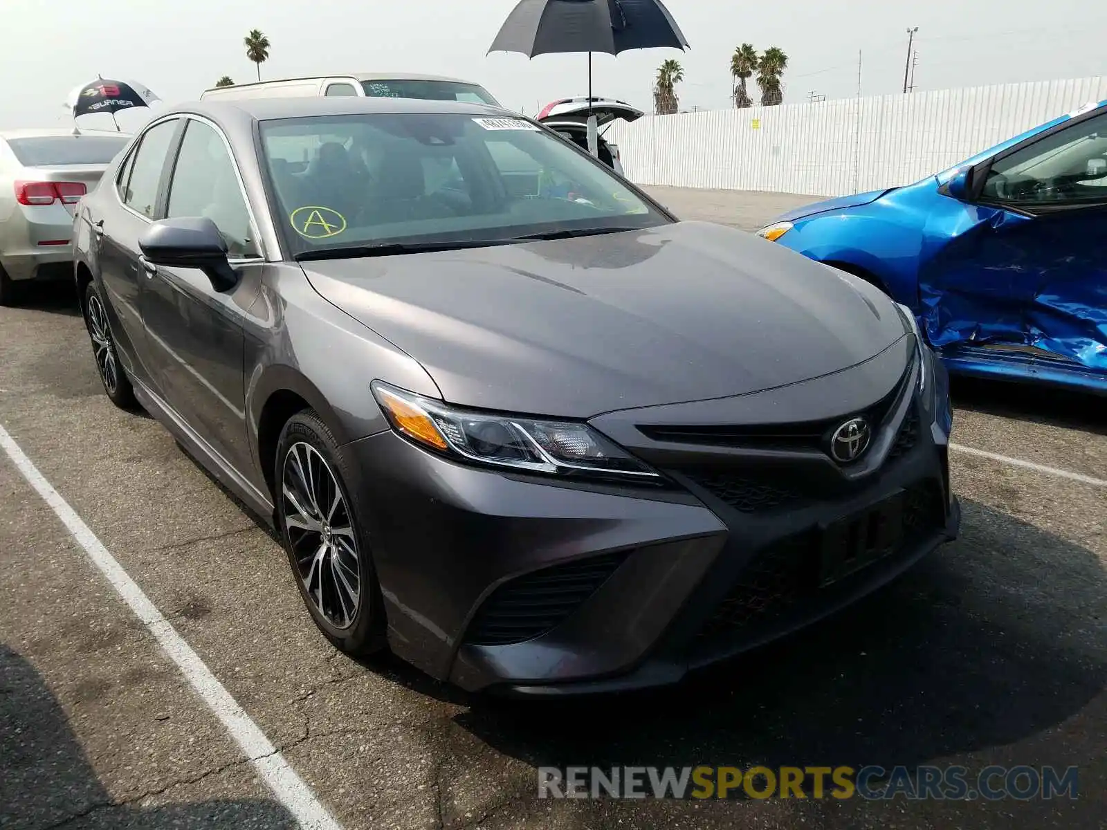 1 Photograph of a damaged car 4T1B11HK4KU715324 TOYOTA CAMRY 2019