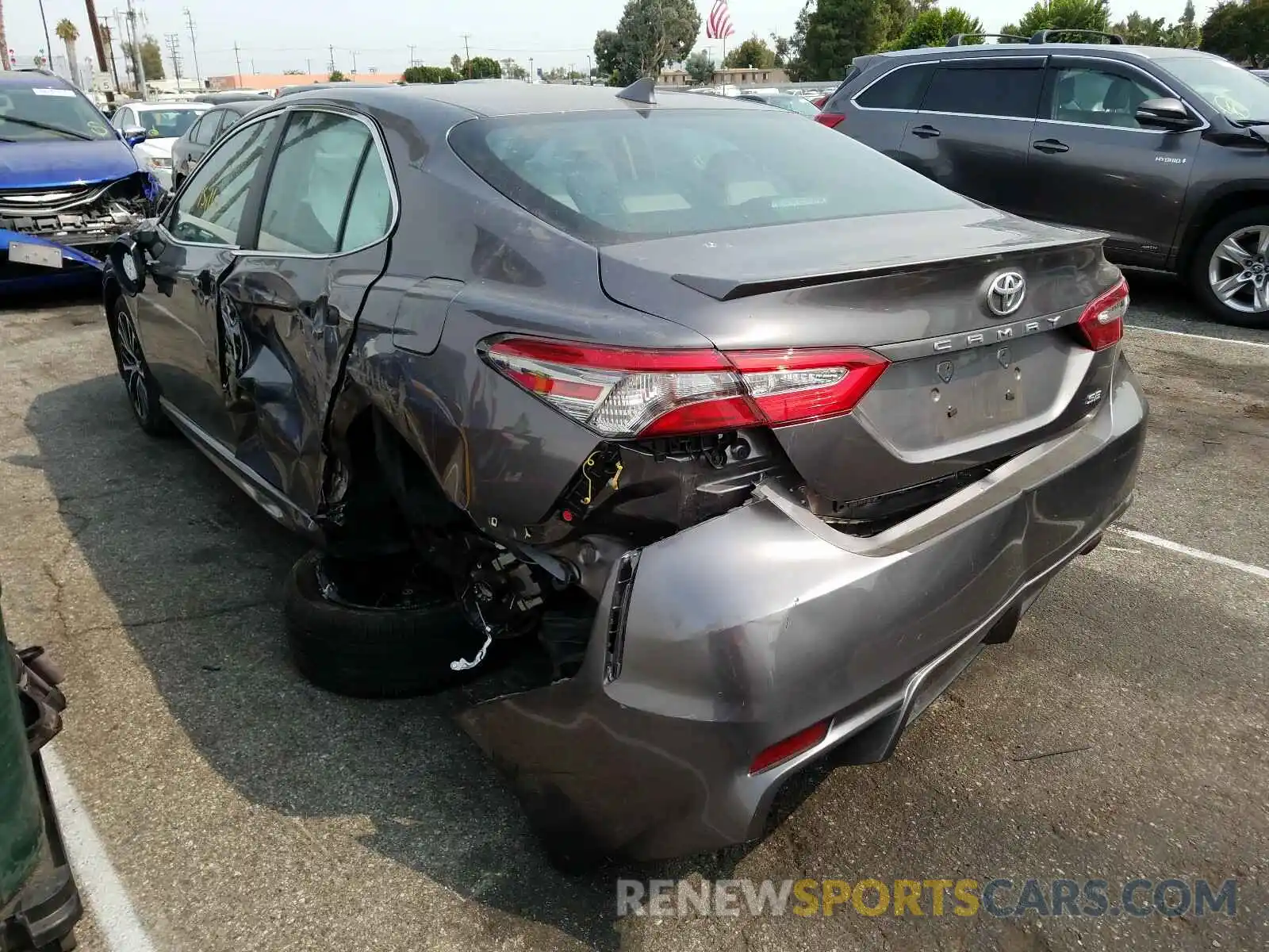 3 Photograph of a damaged car 4T1B11HK4KU715324 TOYOTA CAMRY 2019