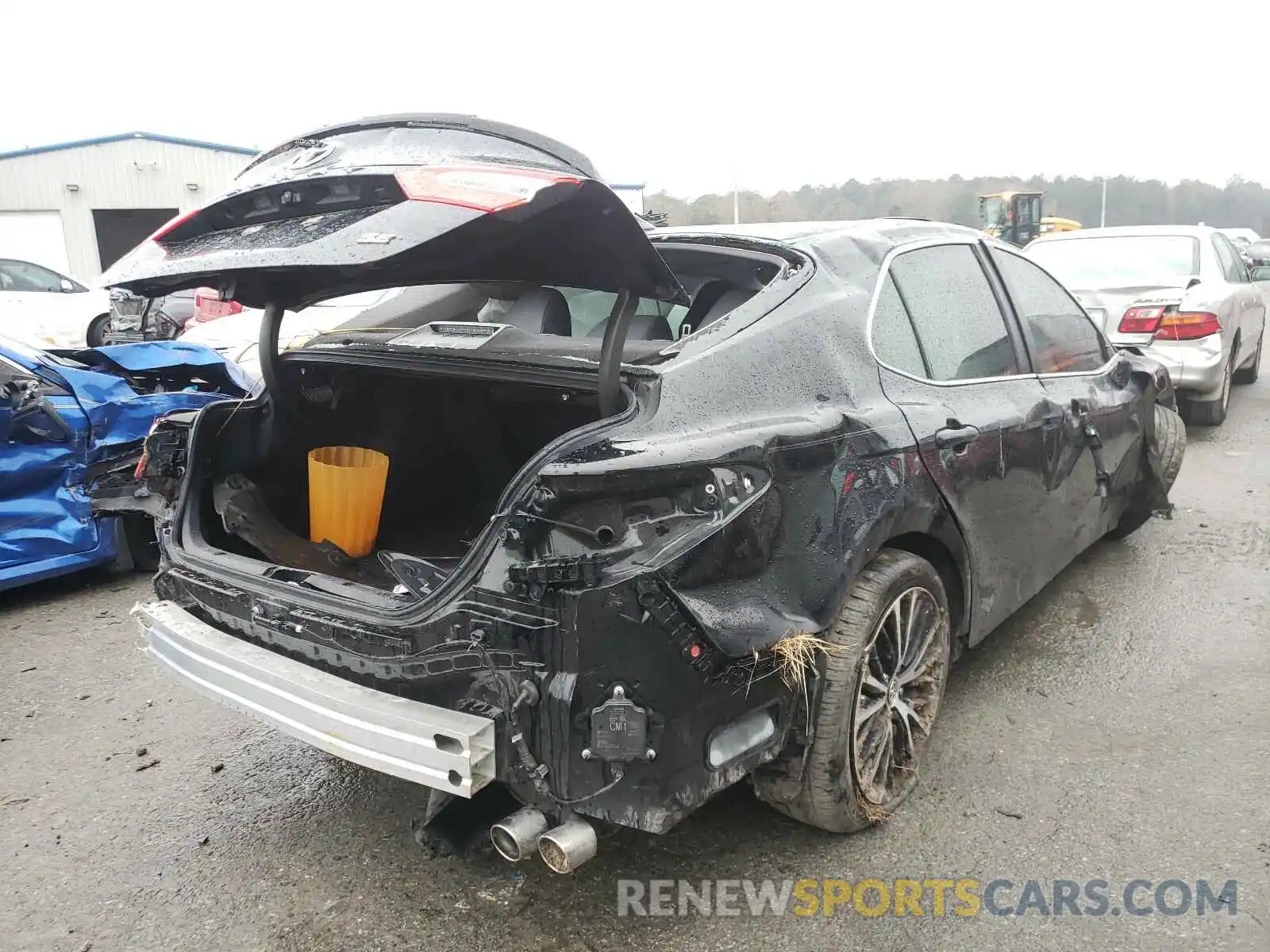 4 Фотография поврежденного автомобиля 4T1B11HK4KU715727 TOYOTA CAMRY 2019