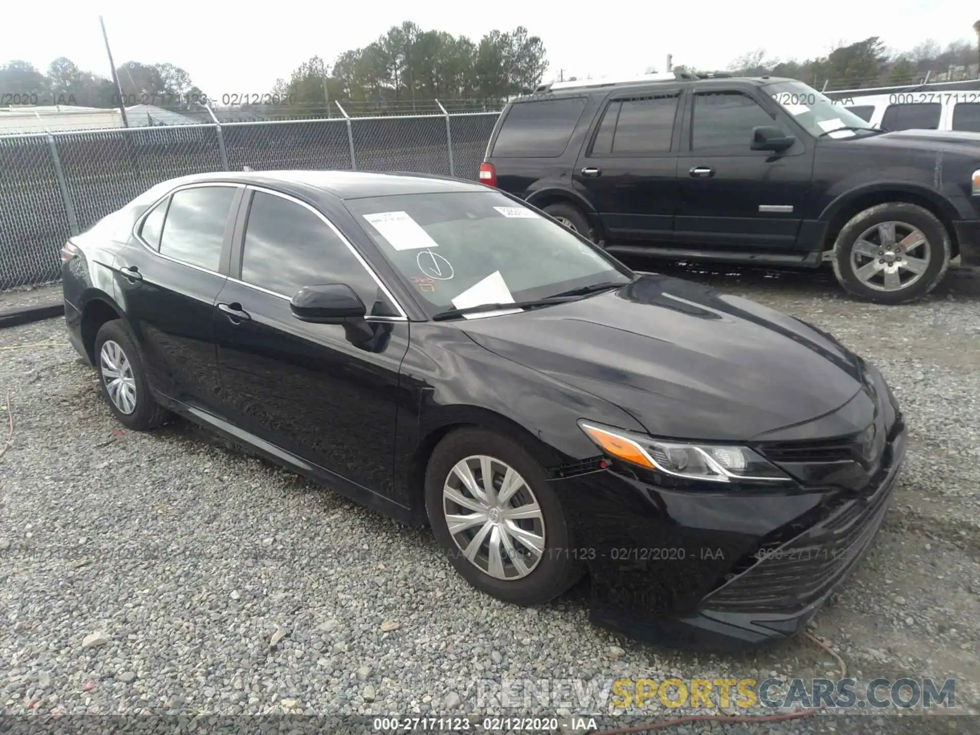 1 Photograph of a damaged car 4T1B11HK4KU716571 TOYOTA CAMRY 2019