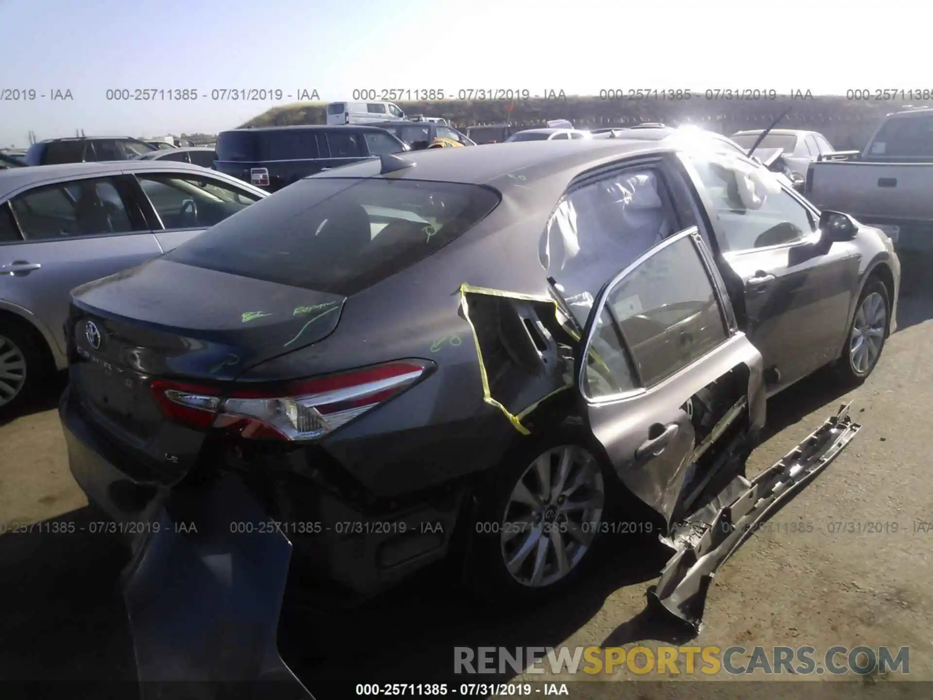 4 Photograph of a damaged car 4T1B11HK4KU718451 TOYOTA CAMRY 2019