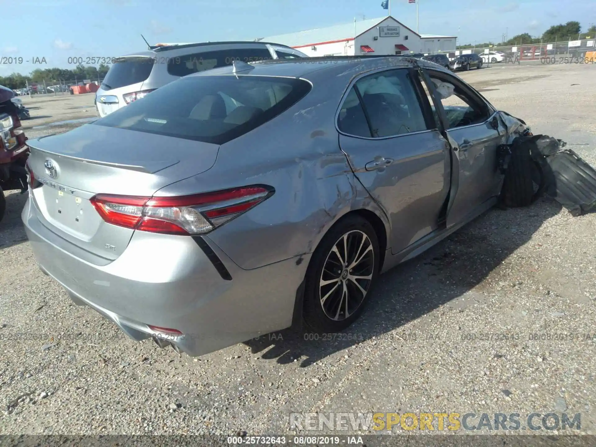 4 Photograph of a damaged car 4T1B11HK4KU719003 TOYOTA CAMRY 2019