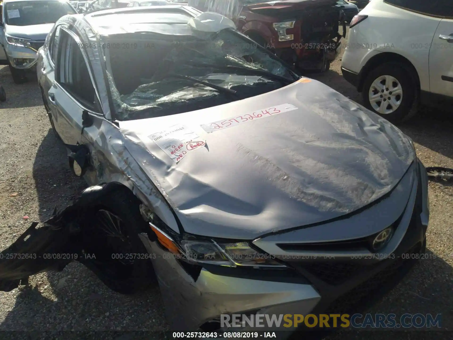 6 Photograph of a damaged car 4T1B11HK4KU719003 TOYOTA CAMRY 2019