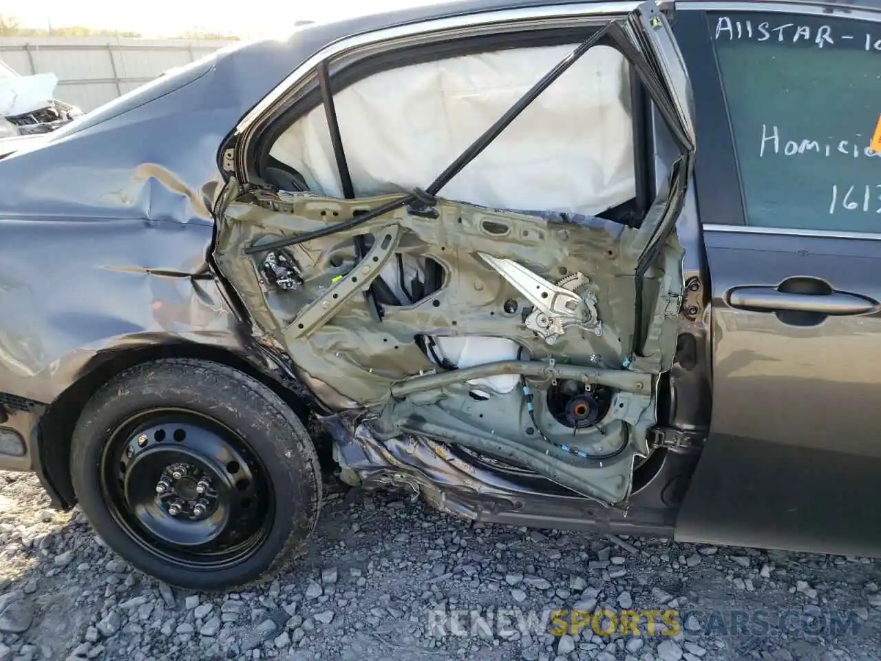 9 Photograph of a damaged car 4T1B11HK4KU720152 TOYOTA CAMRY 2019