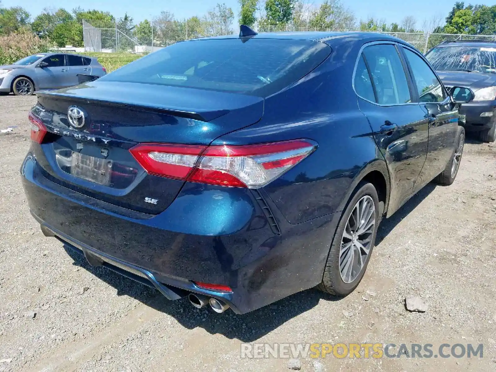 4 Фотография поврежденного автомобиля 4T1B11HK4KU720555 TOYOTA CAMRY 2019