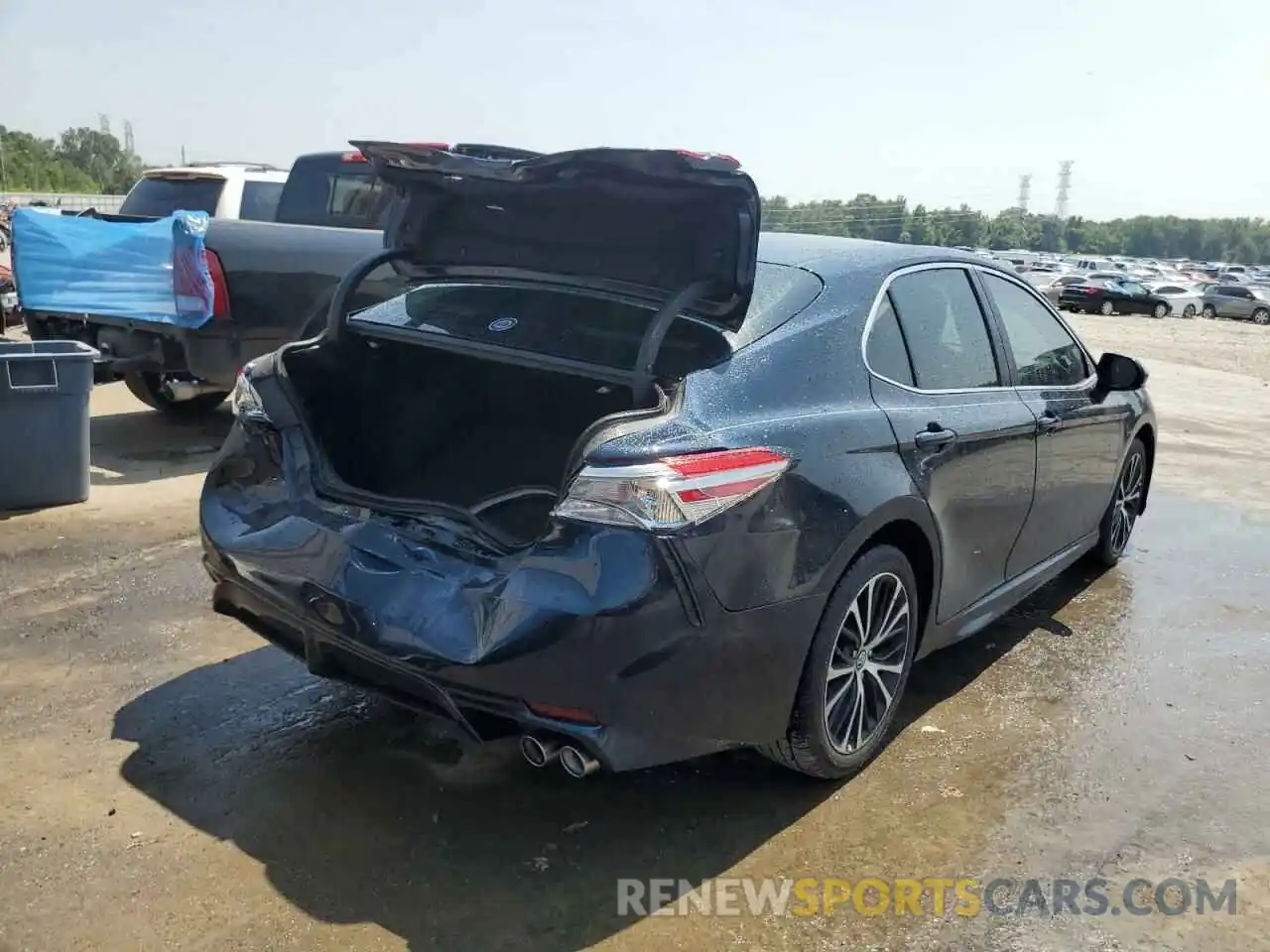 4 Фотография поврежденного автомобиля 4T1B11HK4KU720815 TOYOTA CAMRY 2019