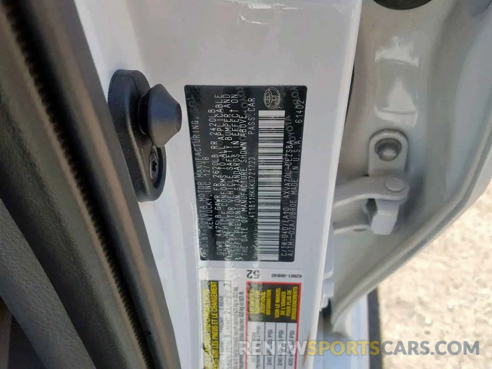 10 Photograph of a damaged car 4T1B11HK4KU721723 TOYOTA CAMRY 2019