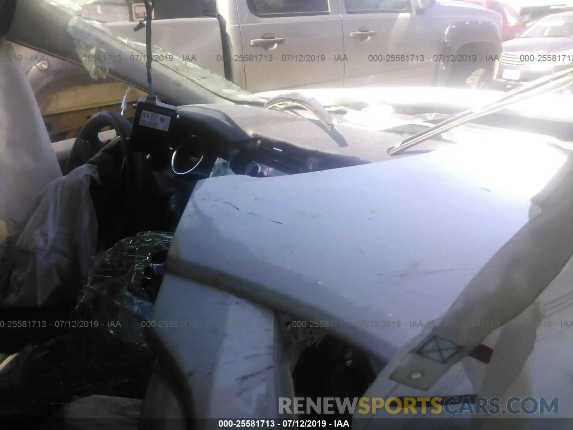 5 Photograph of a damaged car 4T1B11HK4KU723083 TOYOTA CAMRY 2019