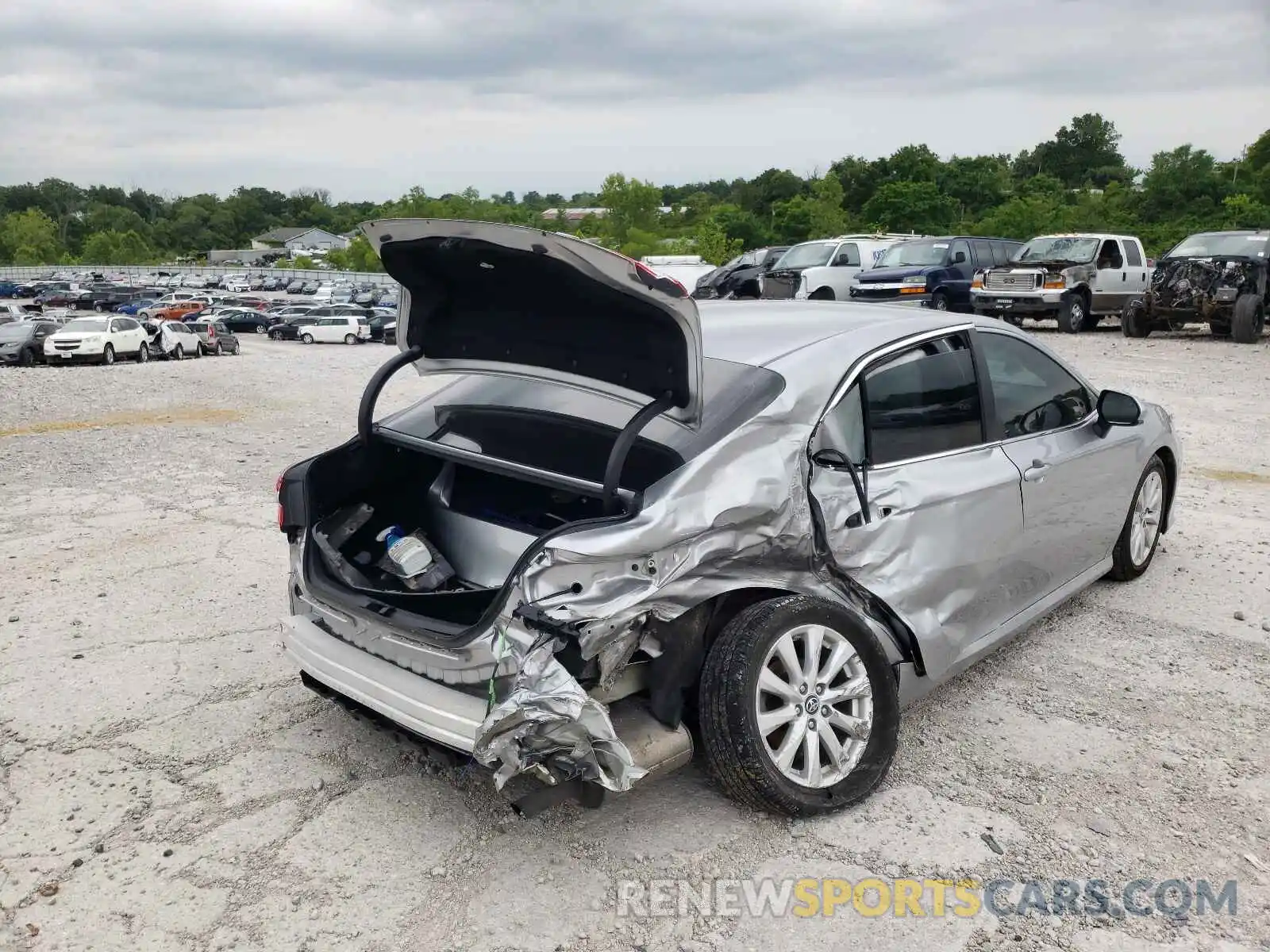 9 Photograph of a damaged car 4T1B11HK4KU723827 TOYOTA CAMRY 2019