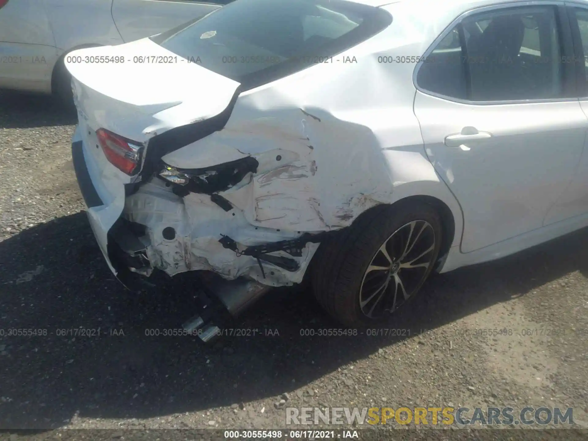 6 Photograph of a damaged car 4T1B11HK4KU724010 TOYOTA CAMRY 2019