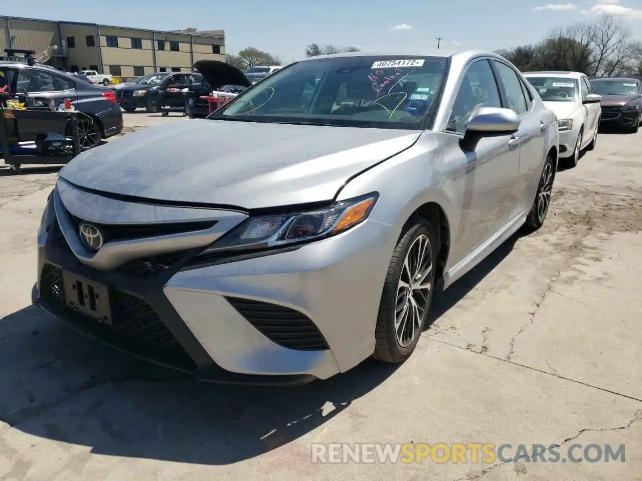 2 Photograph of a damaged car 4T1B11HK4KU725366 TOYOTA CAMRY 2019