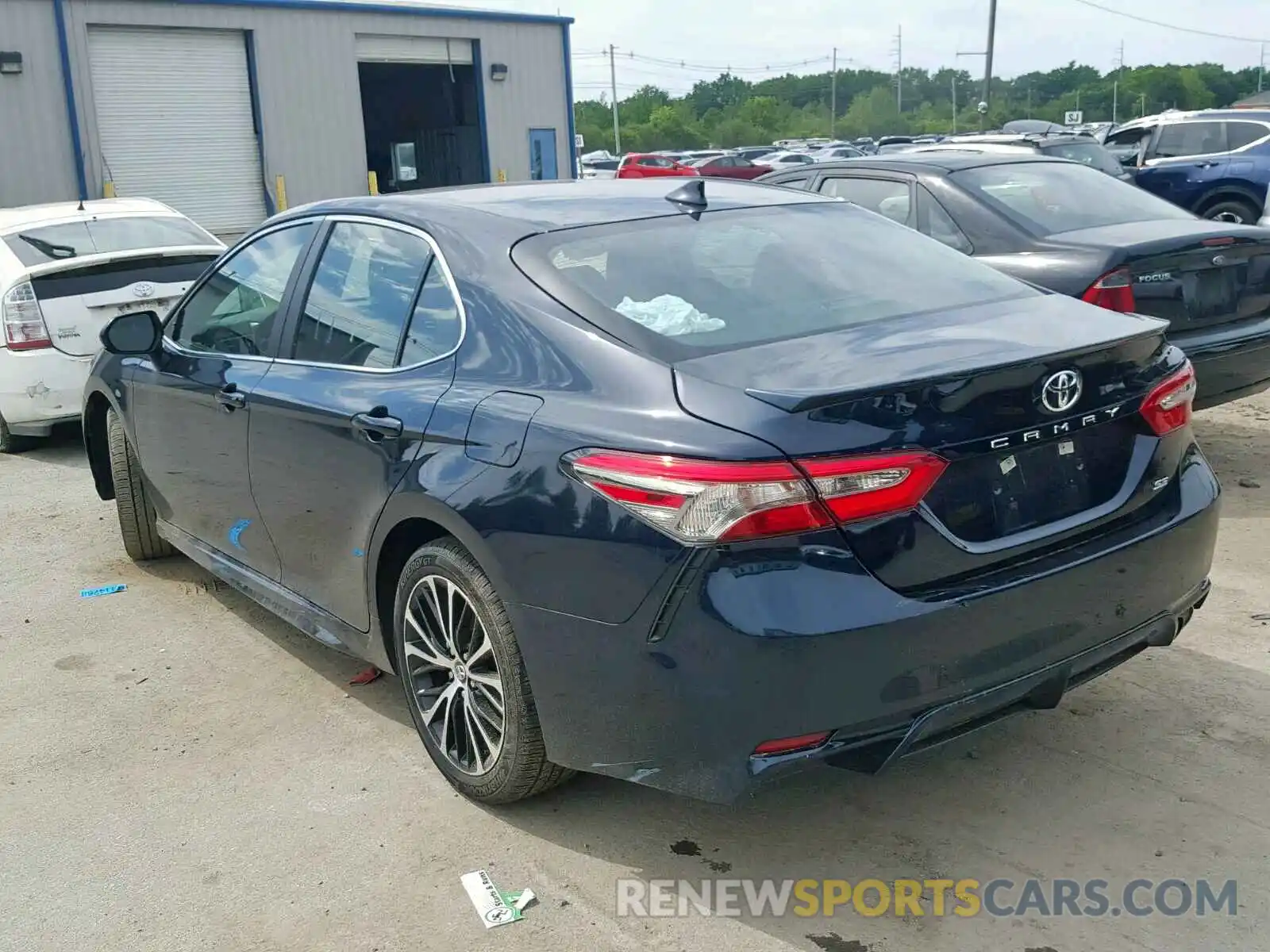 3 Photograph of a damaged car 4T1B11HK4KU725884 TOYOTA CAMRY 2019