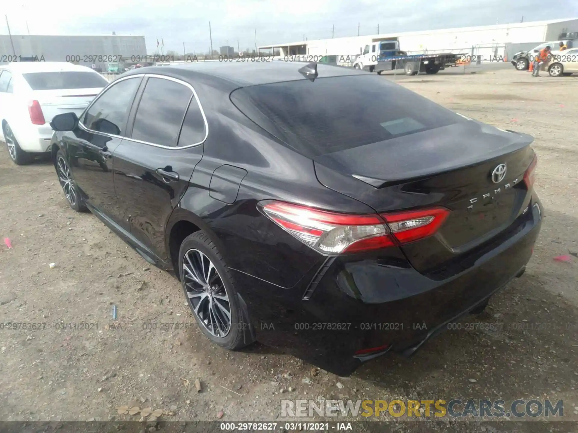 3 Фотография поврежденного автомобиля 4T1B11HK4KU726209 TOYOTA CAMRY 2019