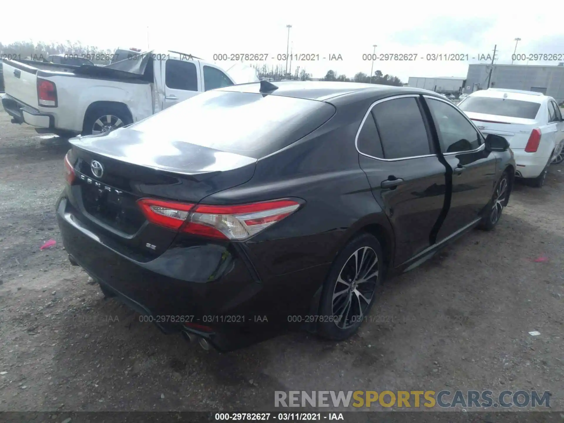 4 Фотография поврежденного автомобиля 4T1B11HK4KU726209 TOYOTA CAMRY 2019