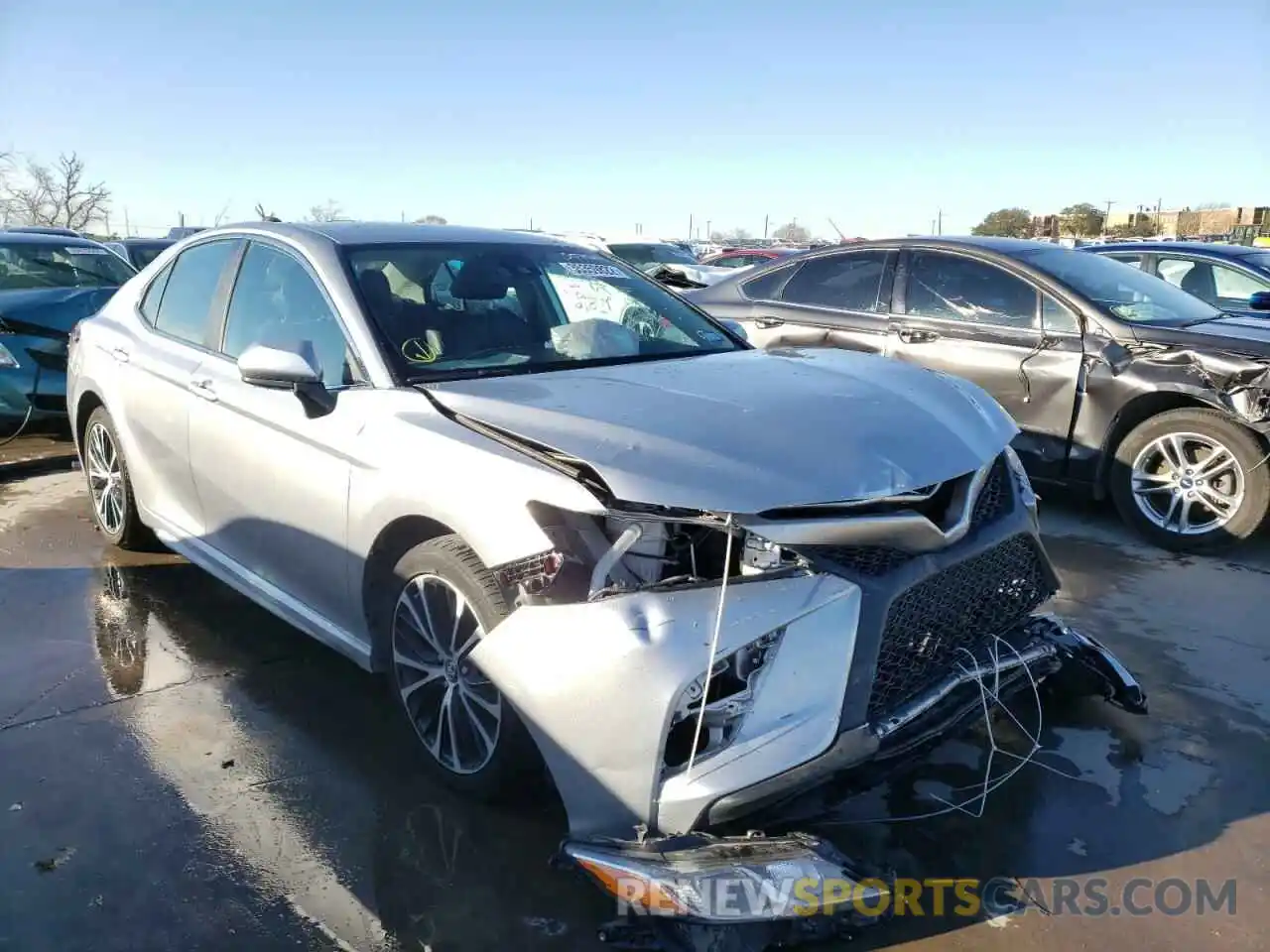 1 Photograph of a damaged car 4T1B11HK4KU727800 TOYOTA CAMRY 2019