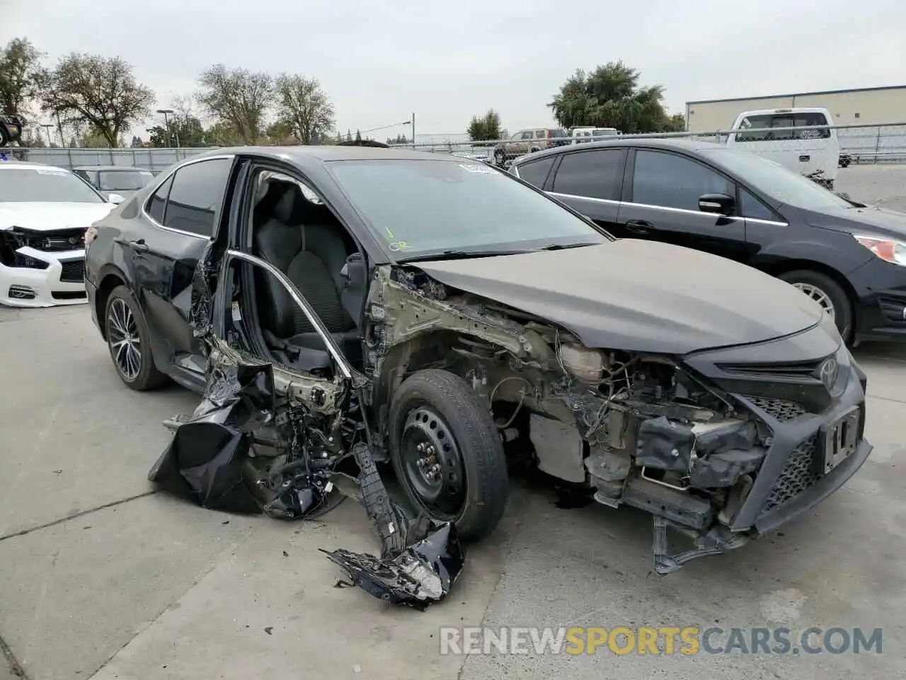 1 Photograph of a damaged car 4T1B11HK4KU728445 TOYOTA CAMRY 2019