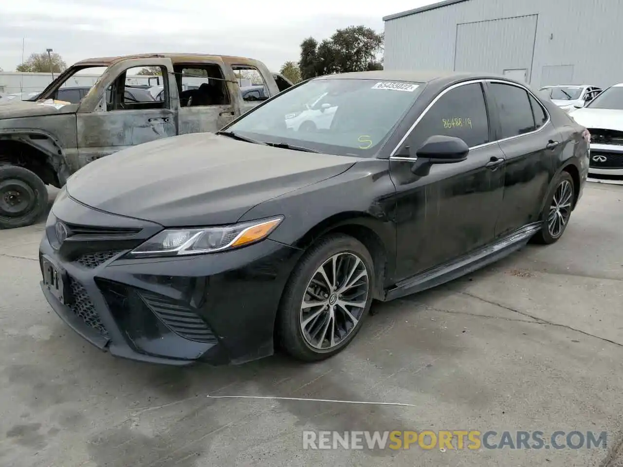 2 Photograph of a damaged car 4T1B11HK4KU728445 TOYOTA CAMRY 2019