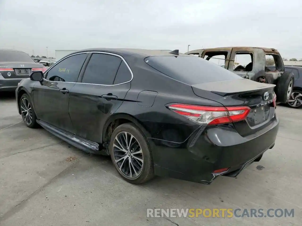 3 Photograph of a damaged car 4T1B11HK4KU728445 TOYOTA CAMRY 2019