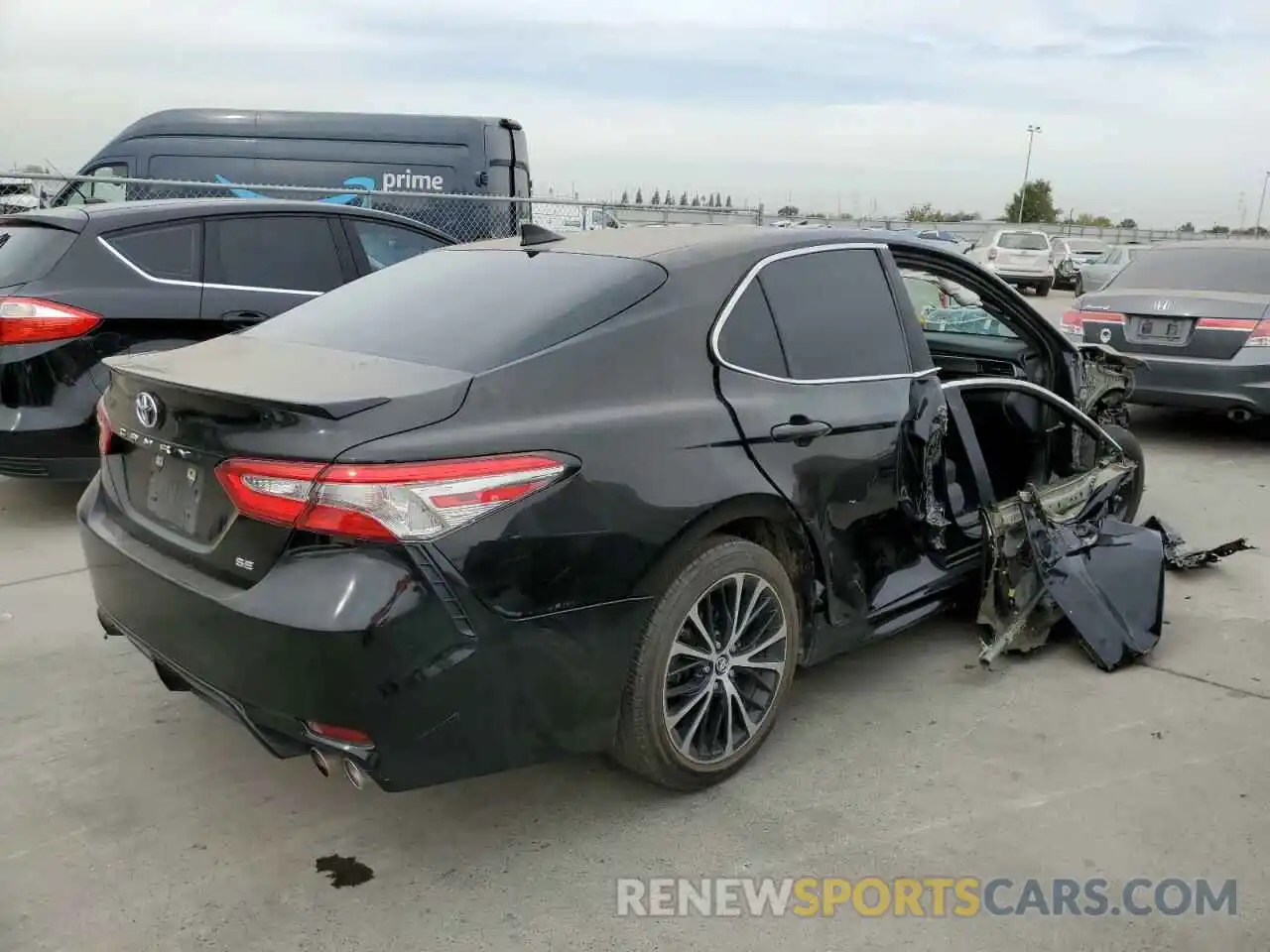 4 Photograph of a damaged car 4T1B11HK4KU728445 TOYOTA CAMRY 2019