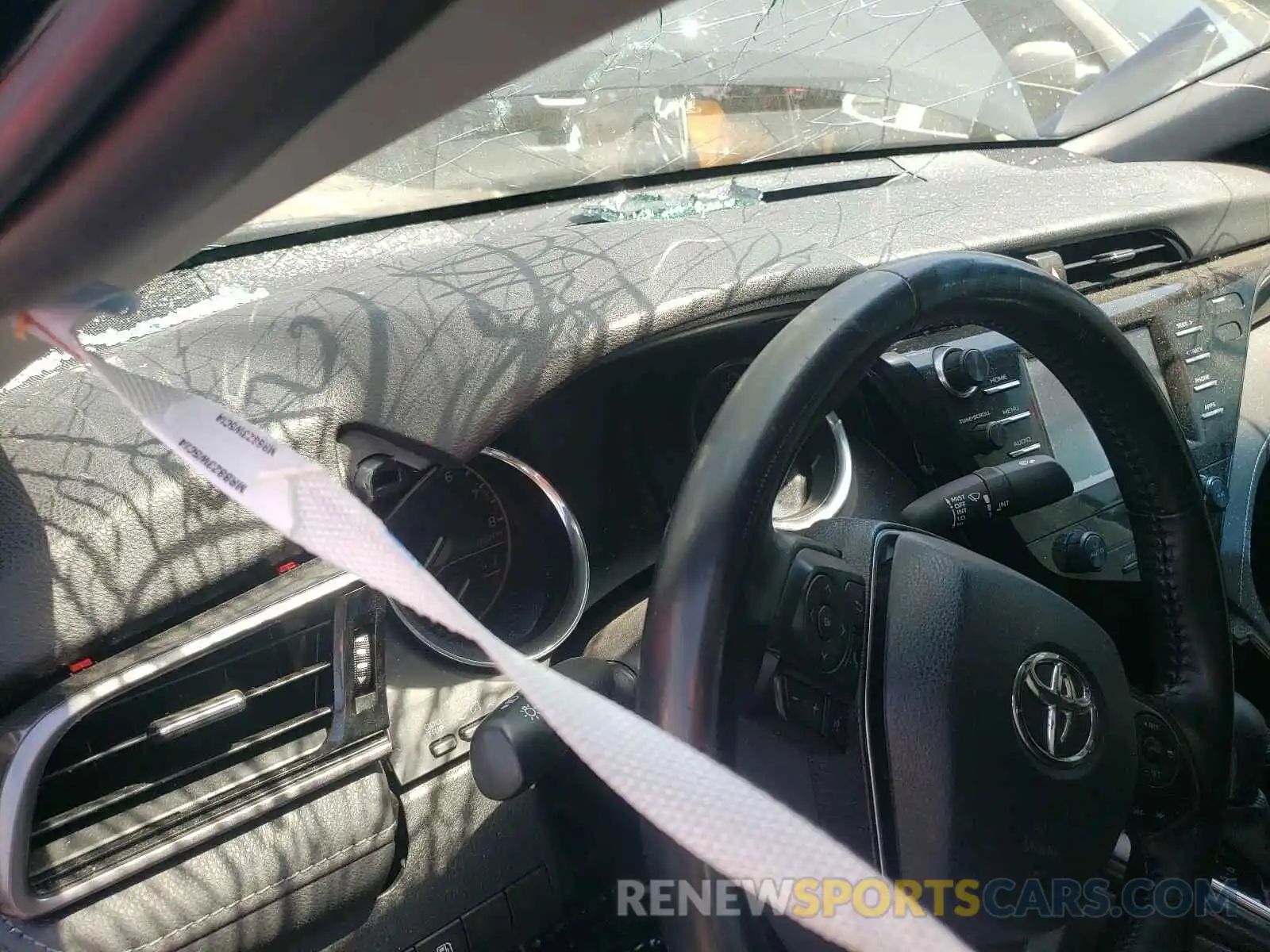 8 Photograph of a damaged car 4T1B11HK4KU729482 TOYOTA CAMRY 2019