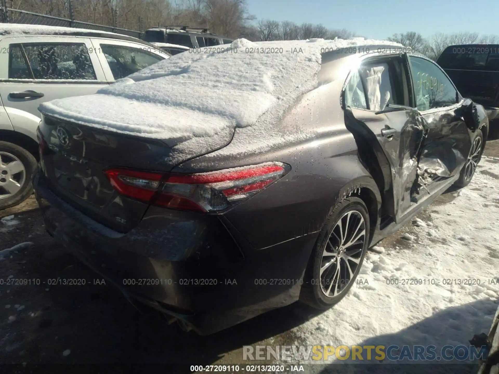 4 Photograph of a damaged car 4T1B11HK4KU729644 TOYOTA CAMRY 2019