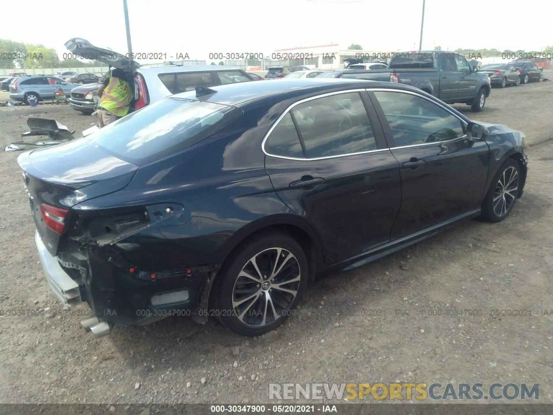 4 Photograph of a damaged car 4T1B11HK4KU736500 TOYOTA CAMRY 2019