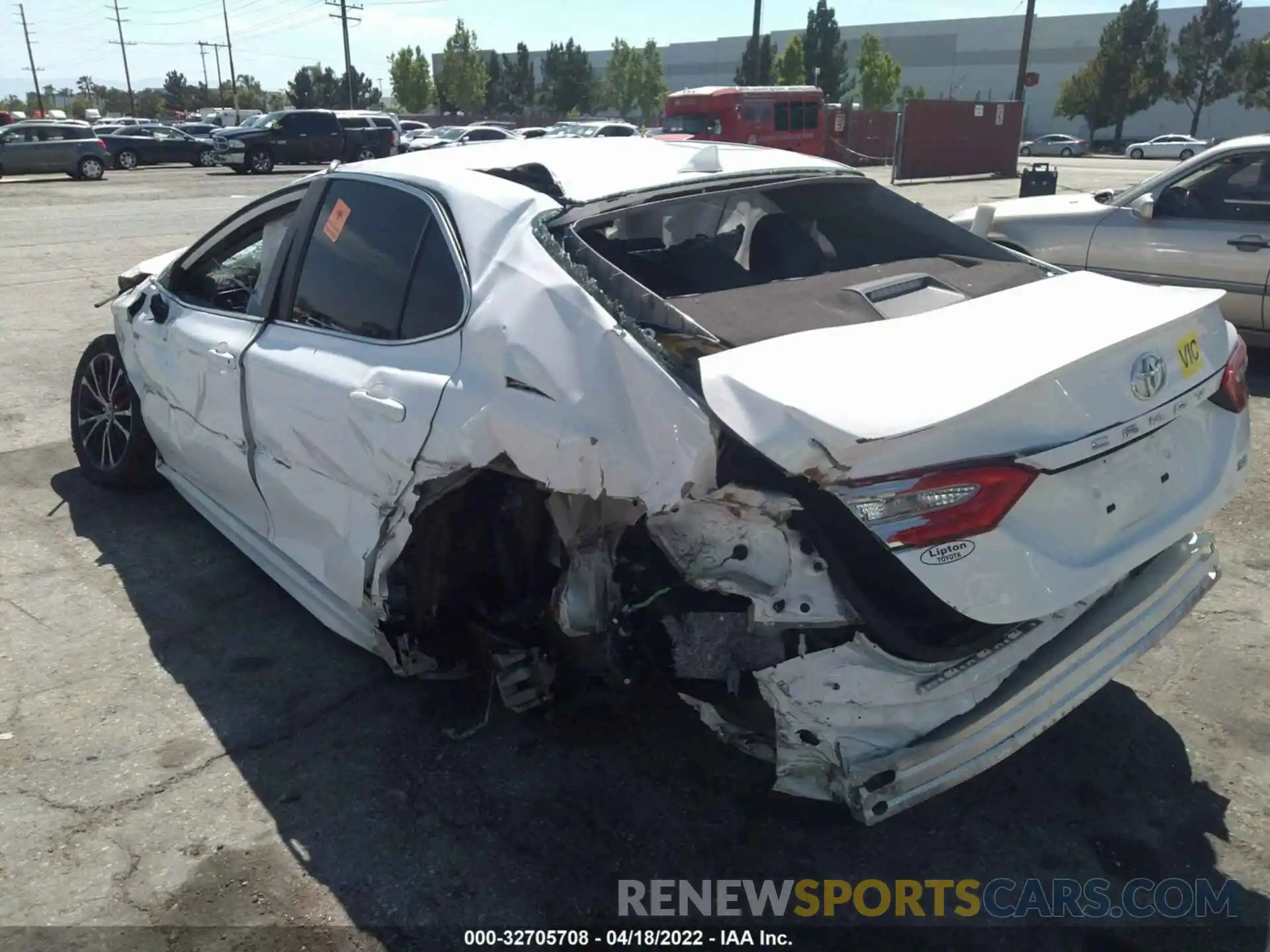 3 Photograph of a damaged car 4T1B11HK4KU736609 TOYOTA CAMRY 2019