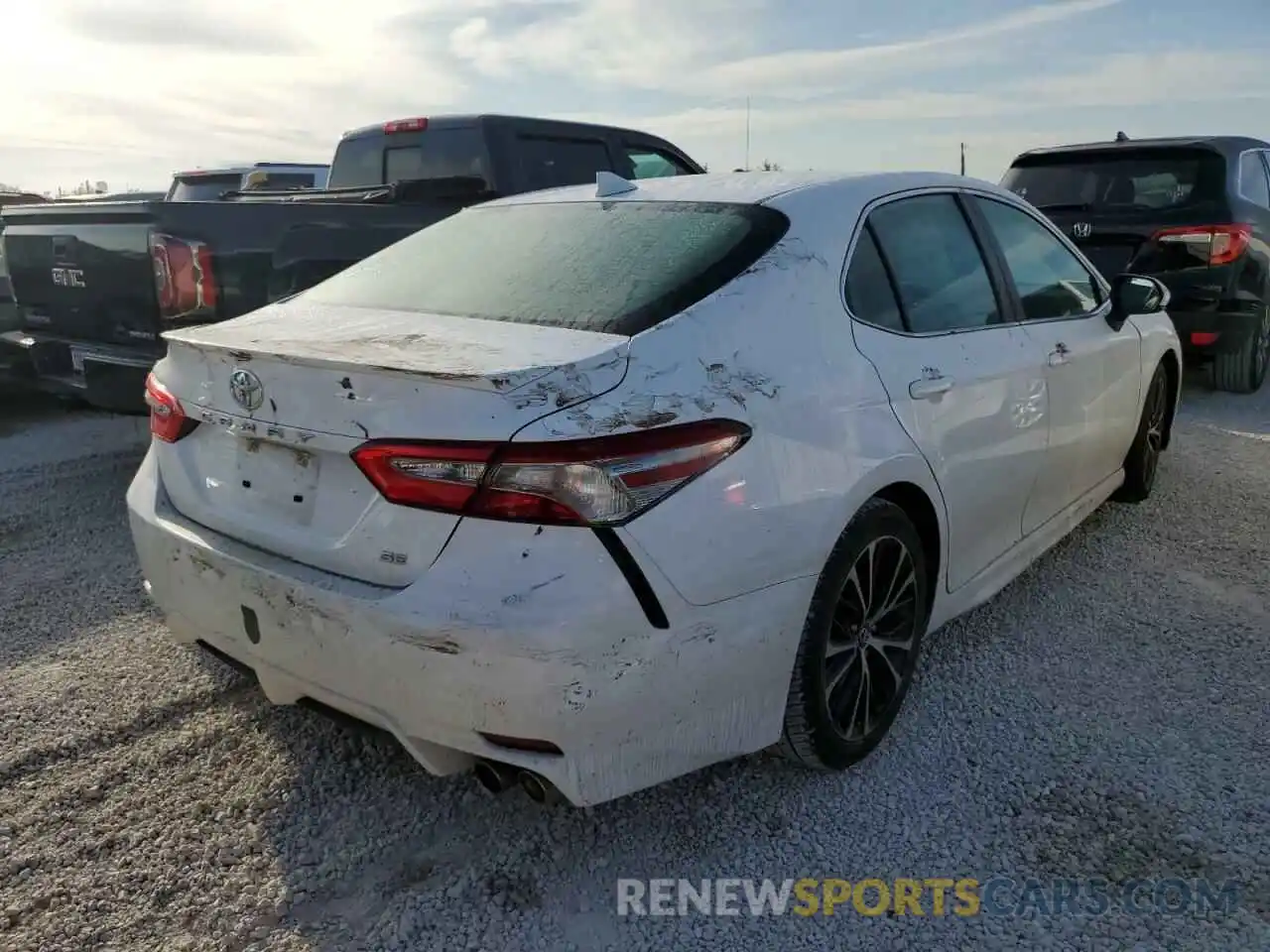 4 Photograph of a damaged car 4T1B11HK4KU737274 TOYOTA CAMRY 2019