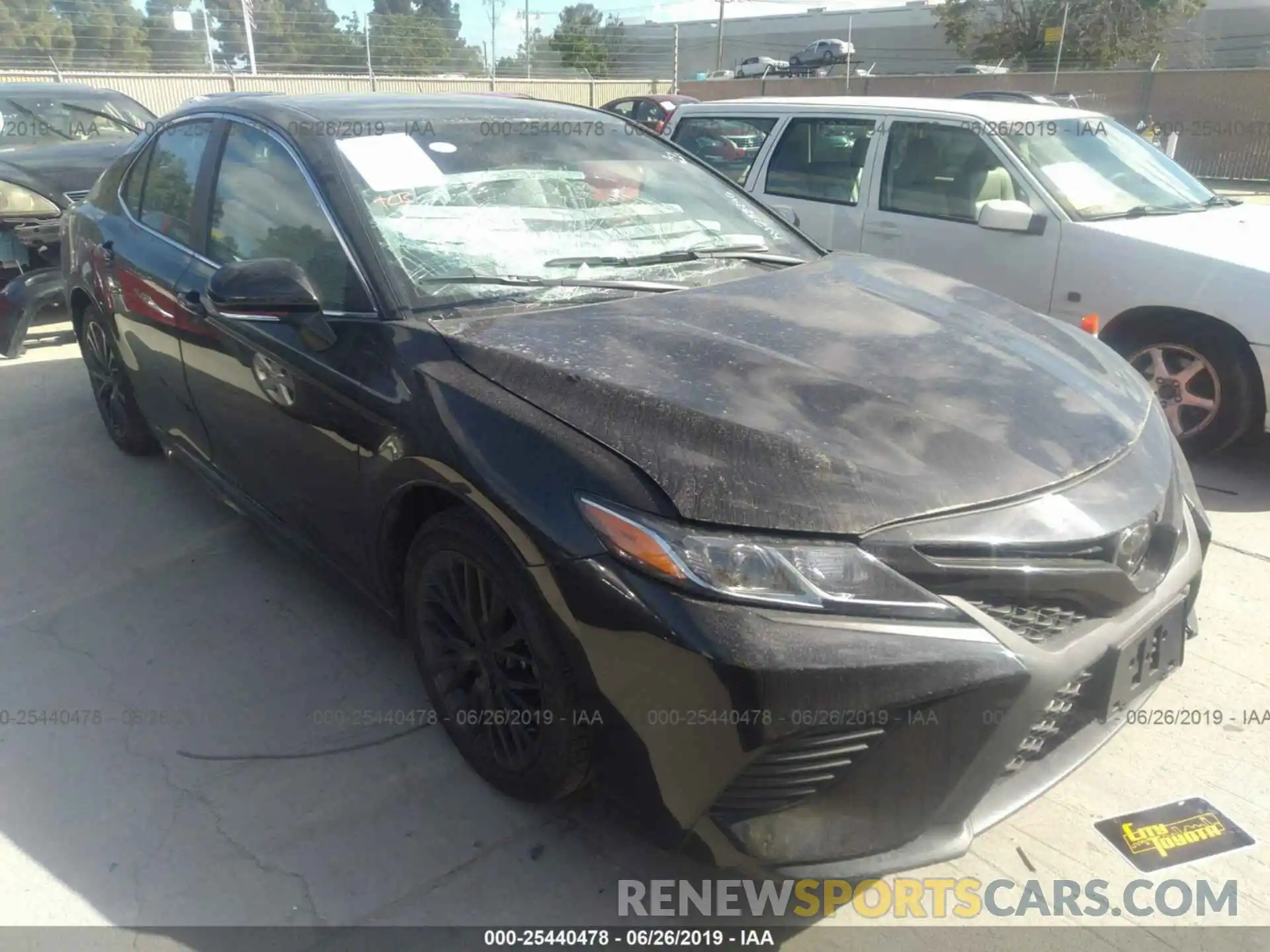 1 Photograph of a damaged car 4T1B11HK4KU738246 TOYOTA CAMRY 2019